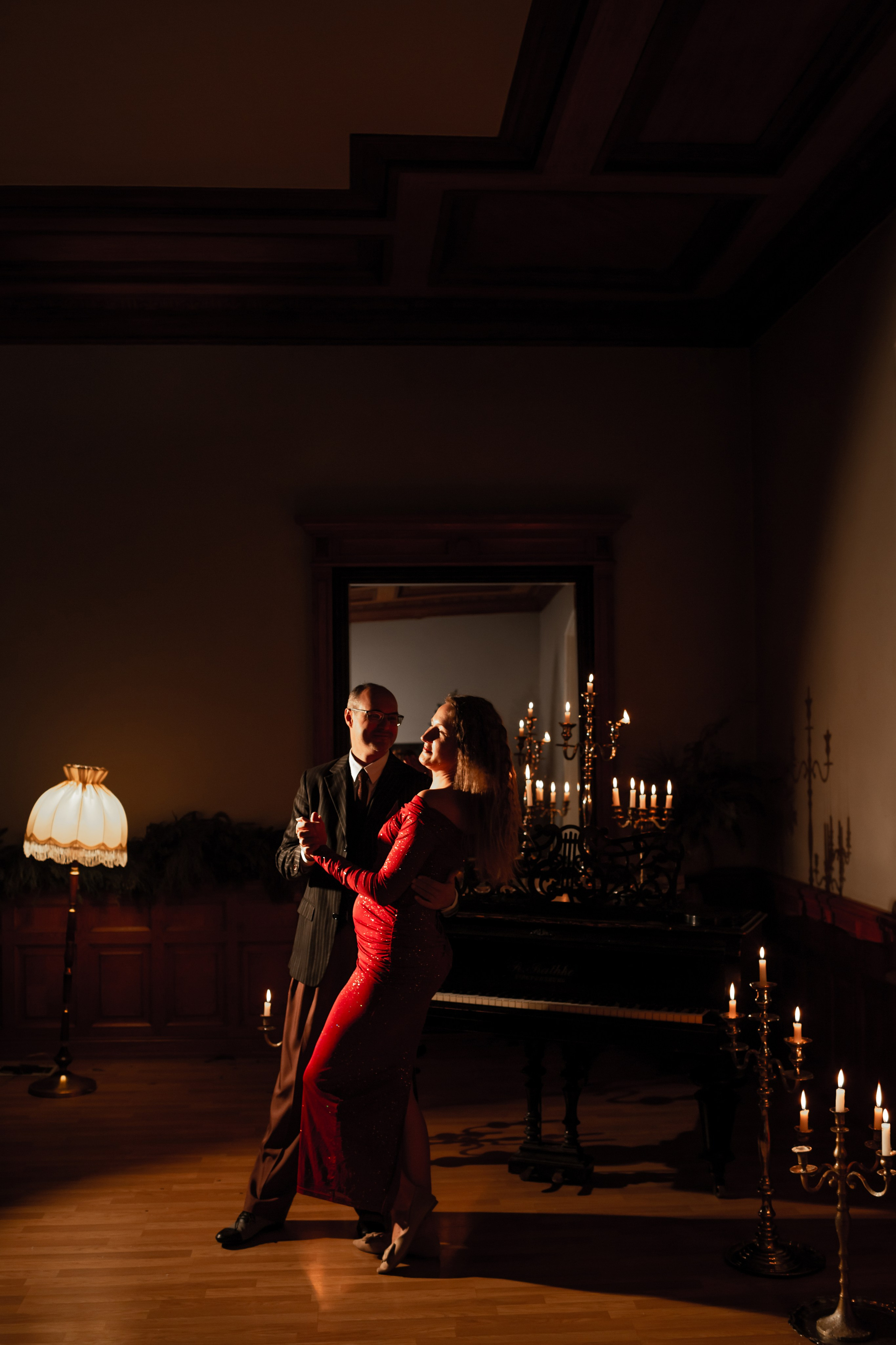 Парная эстетичная фотосессия в студии. Свадебный фотограф Кирилл Белый