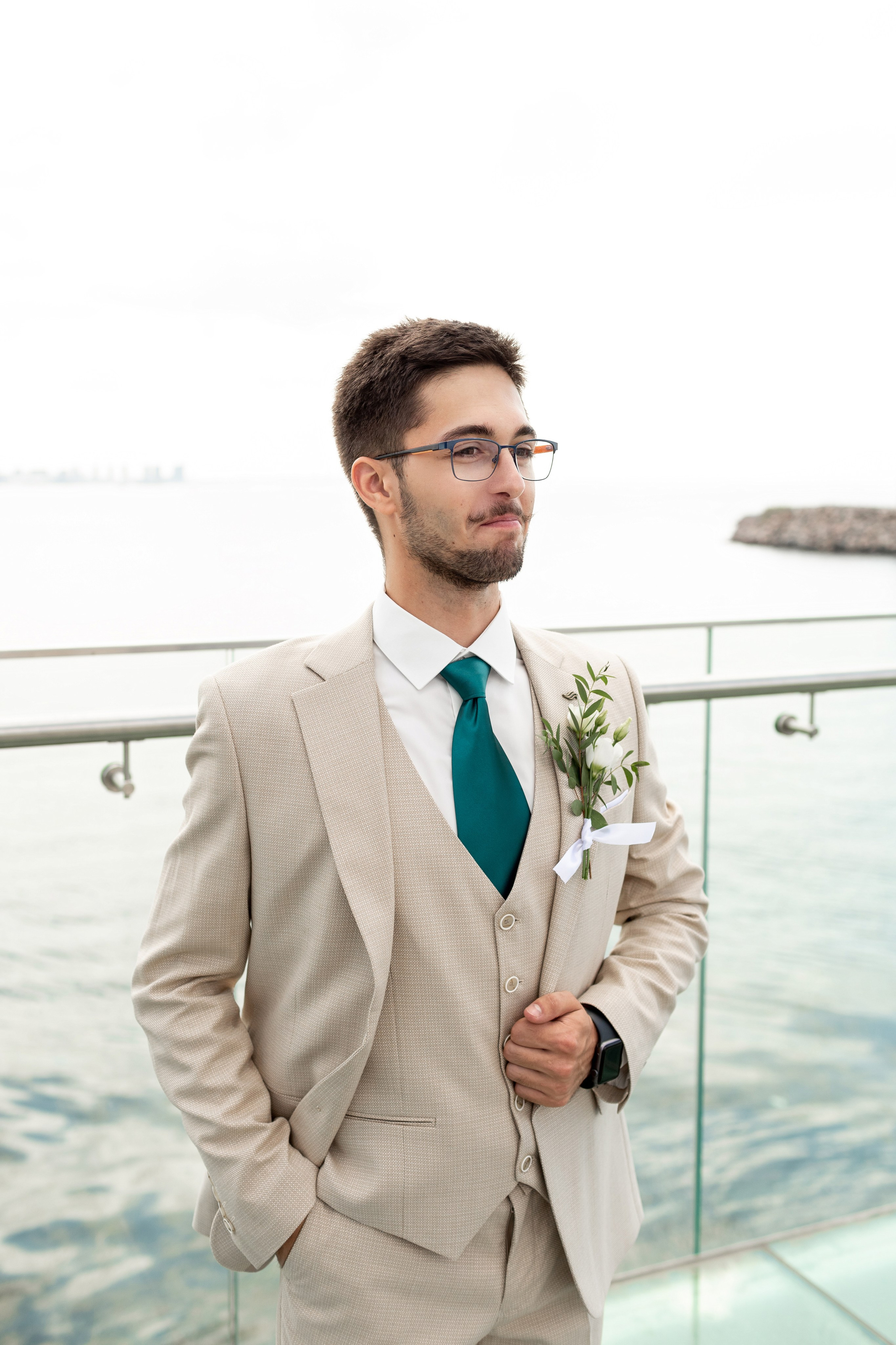 Свадебная фотопрогулка у Лахты. Свадебный фотограф Кирилл Белый