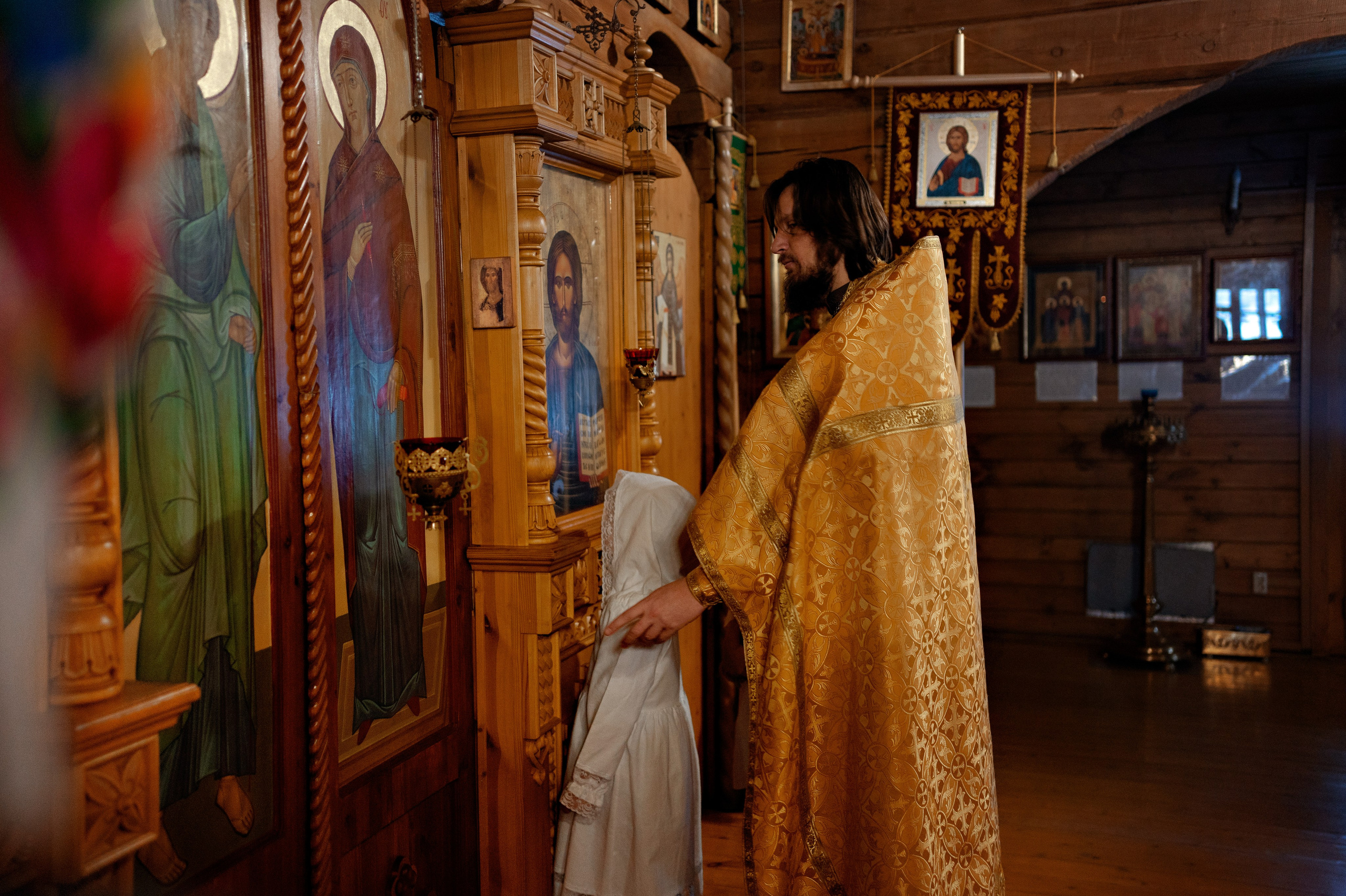 Таинство Крещения в храме Преподобного Сергия Радонежского в Новых Ватутинках…. Семейный и детский фотограф в Москве Екатерина Офицерова