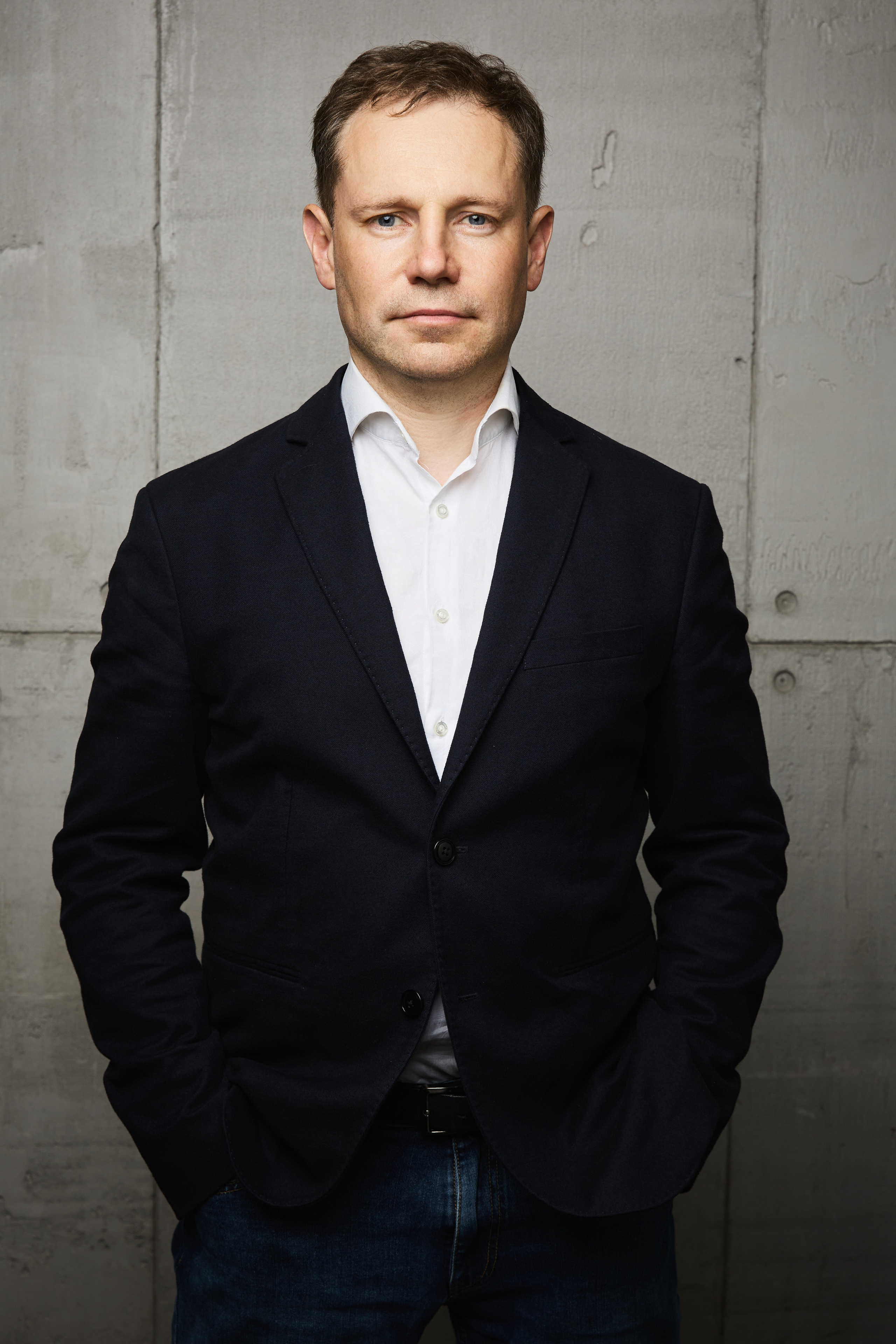 Бизнес портрет мужской и женский руководителя. КонТайм: профессиональная съемка для организаций