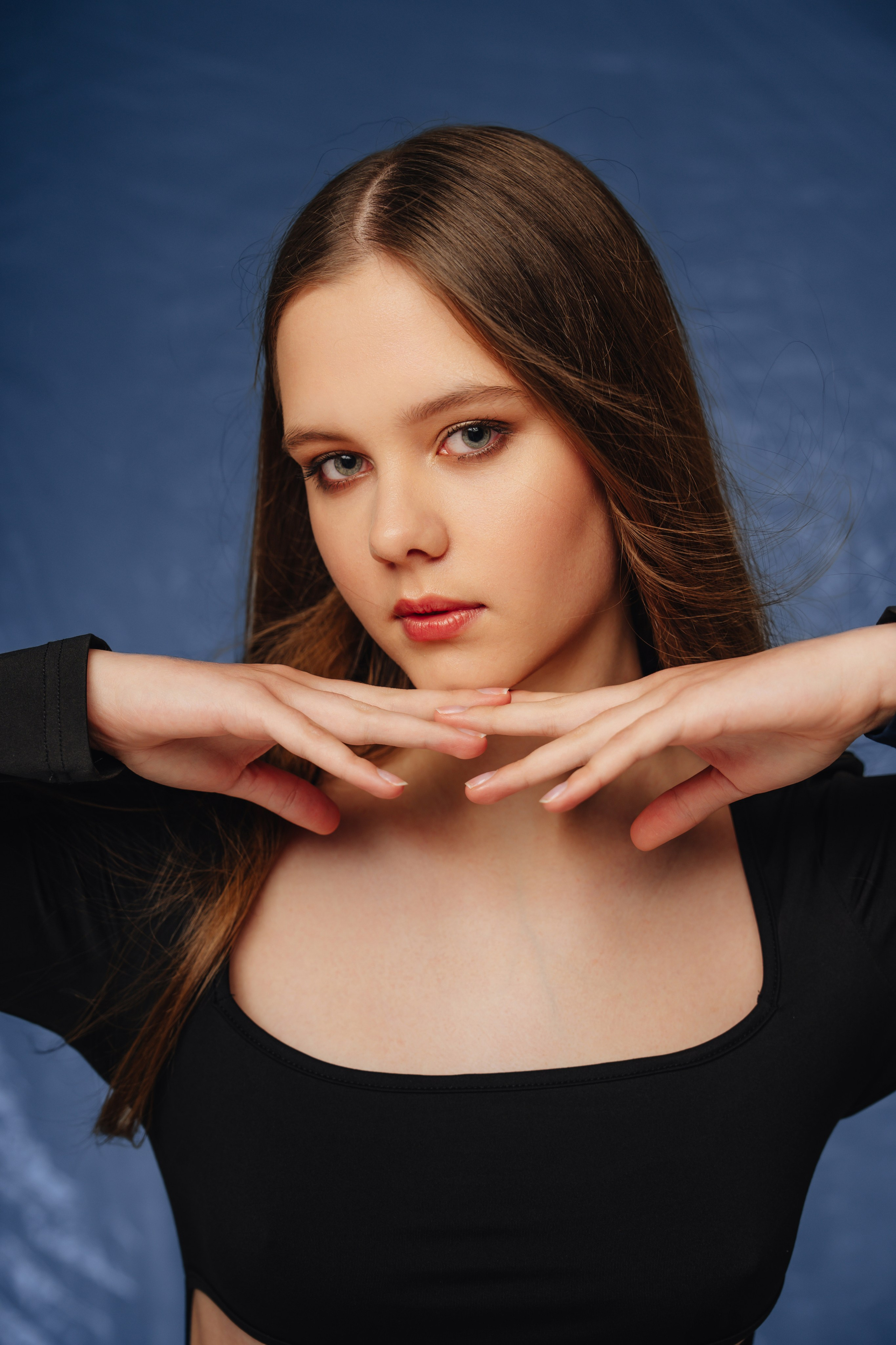 На однотонном фоне. Евгений Щетников Фотограф-Тюмень