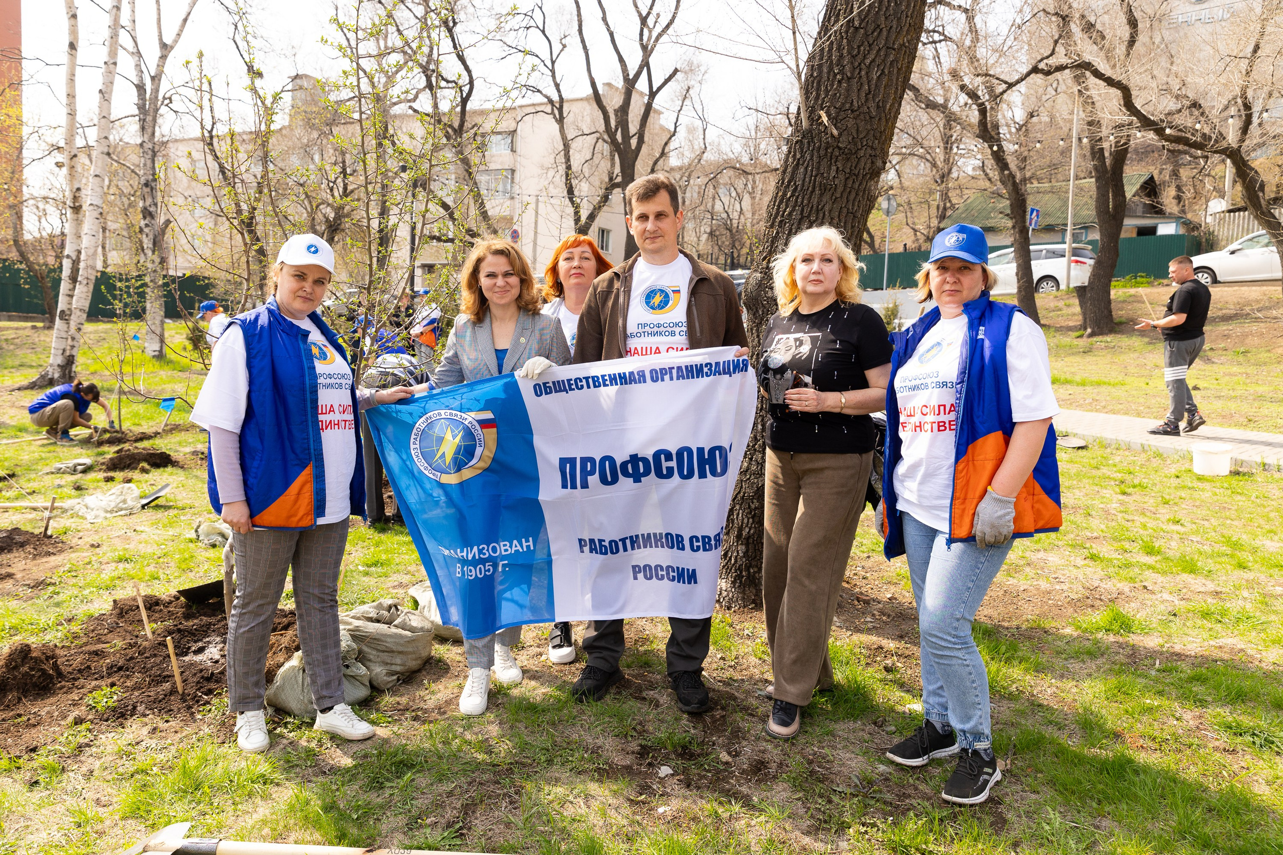 Посадка деревьев. Репортажный фотограф во Владивостоке