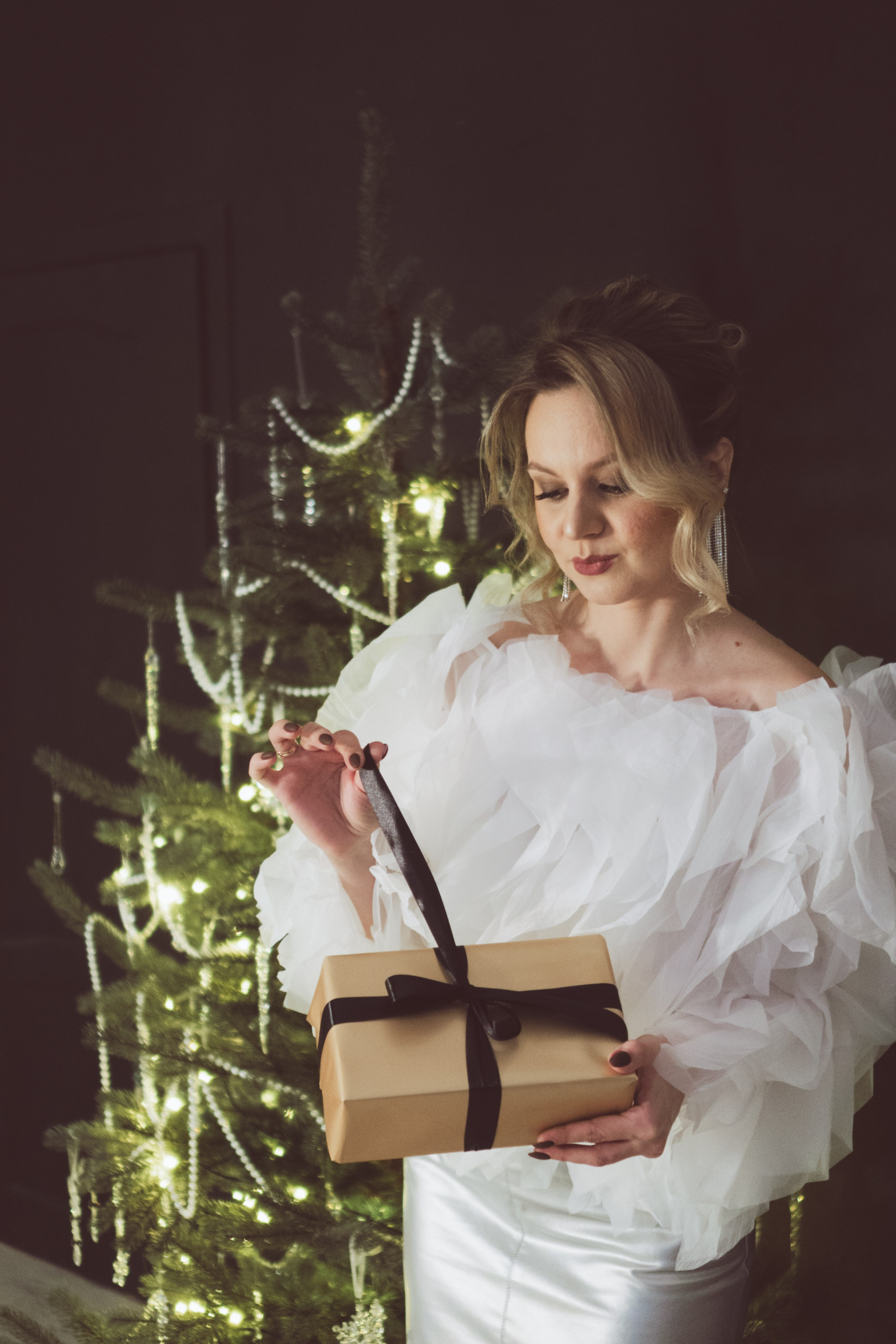 НОВОГОДНЯЯ ФОТОСЕСИИЯ В СТУДИИ ДЛЯ ДЕВУШКИ И ПРОГУЛКА ПО ЧЕРНЫШЕВСКОЙ. Профессиональный фотограф, Санкт-Петербург — Виктория Богомолова