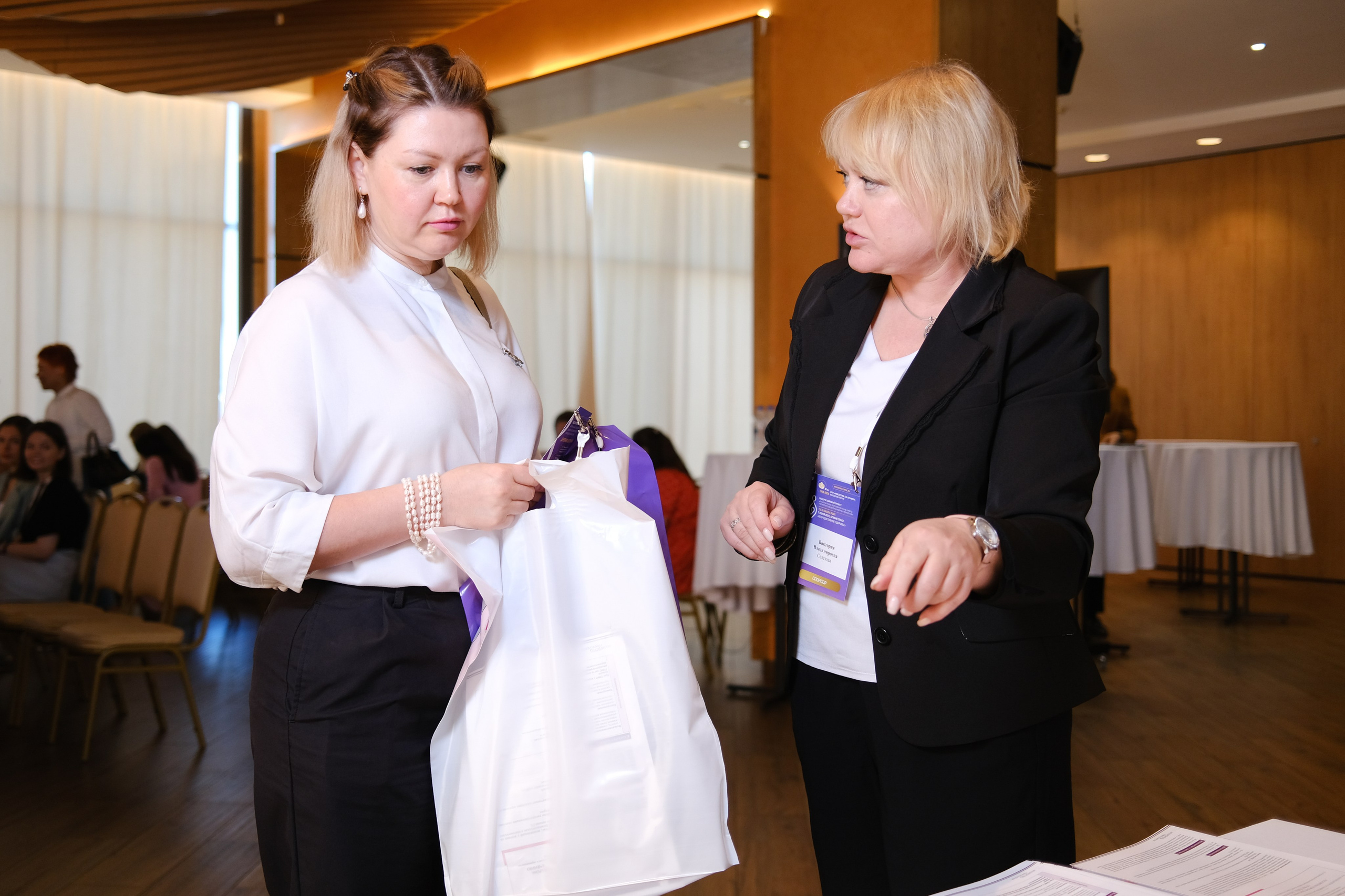 Репортражный фотограф конференций, бизнес-мероприятий, официальных открытий в Краснодаре, Архангельске. Фотосъемка официальных мероприятий. 