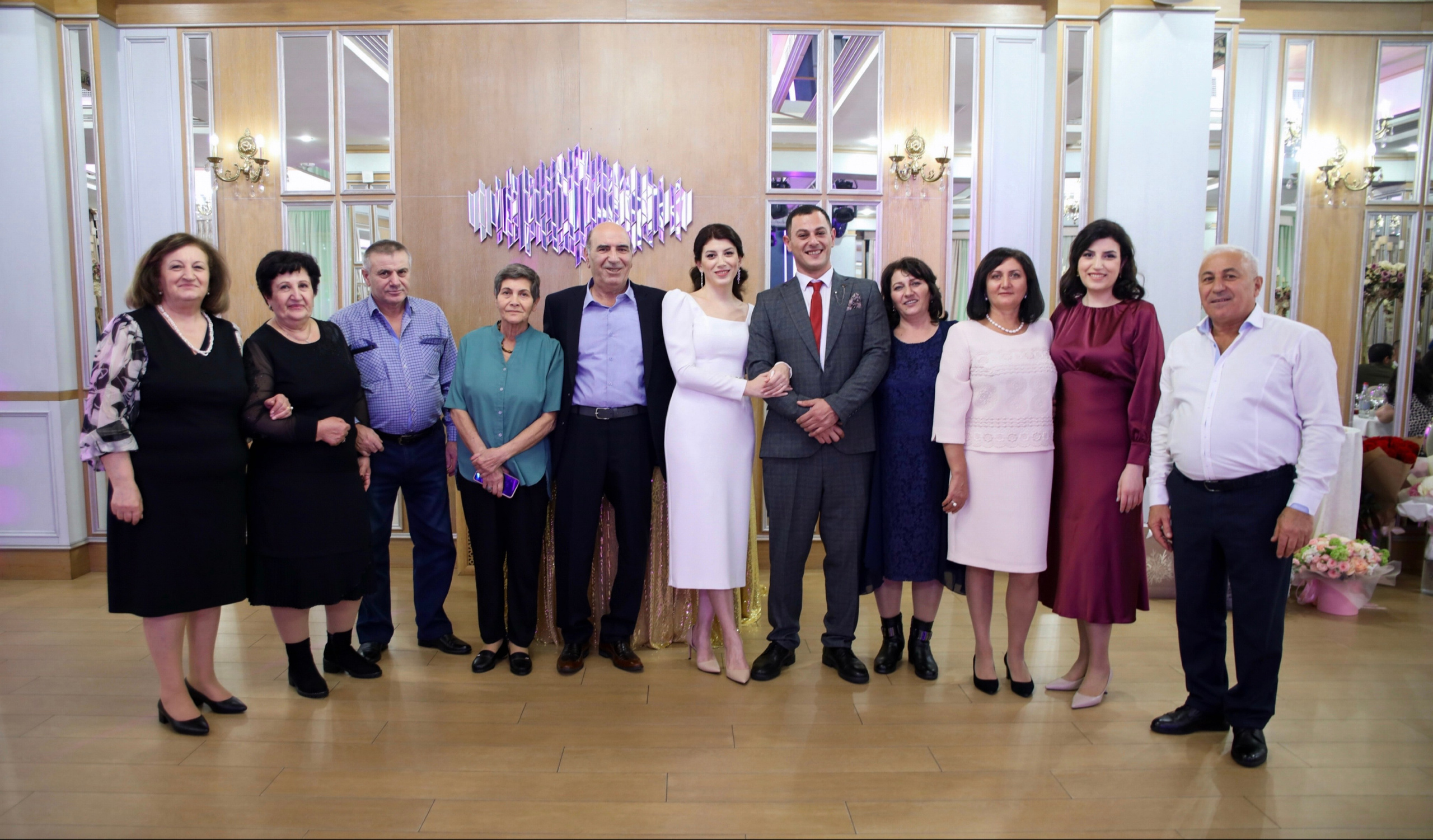 Манук и Асмик. Ресторан Татев. Главная