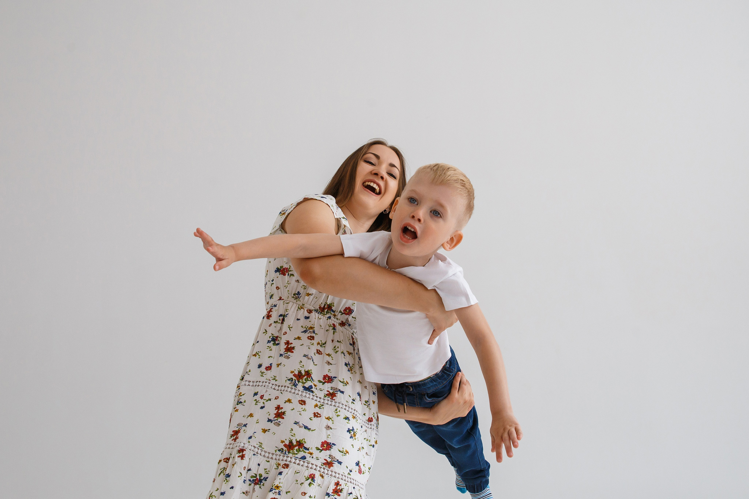 Даня и Лев с родителями. Событийный фотограф Максим Бескоровайновнов