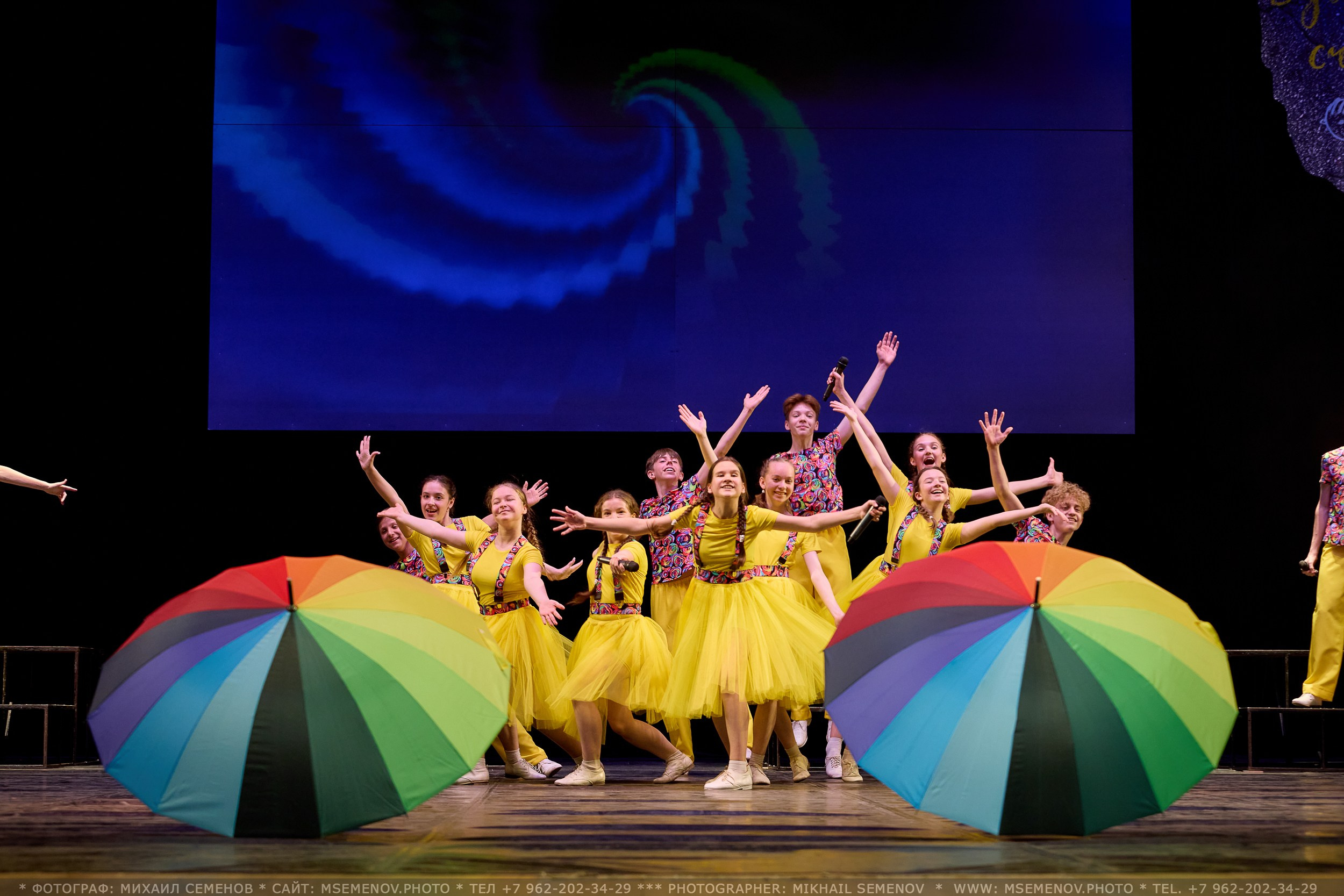 Концерт «Веселая семейка». Photographer for business Mikhail Semenov. Aqua photo studio, photo school