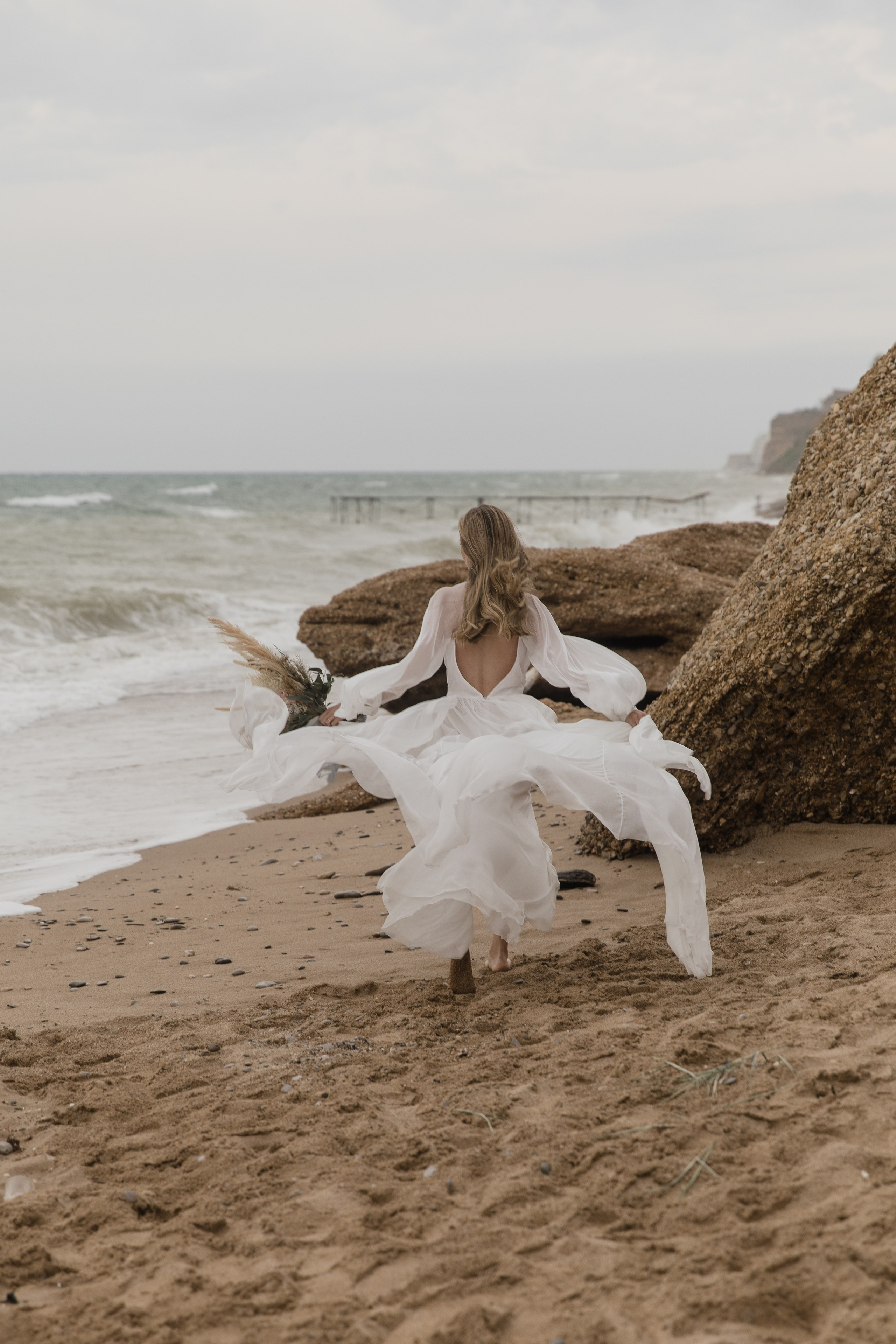 На берегу моря…. СВАДЕБНЫЙ ФОТОГРАФ В КРЫМУ И СЕВАСТОПОЛЕ