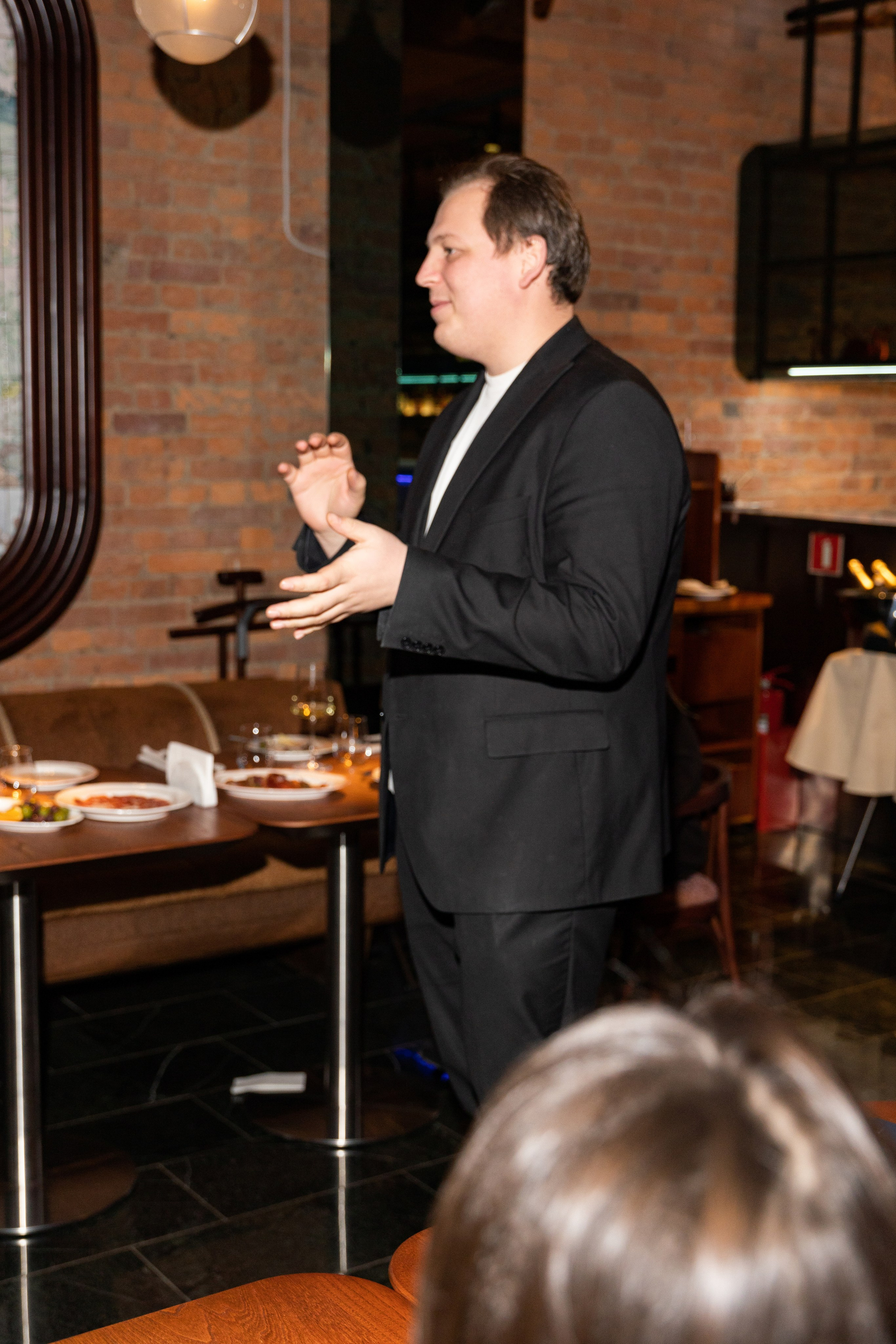 Бизнес ужин в ресторане Tbilissimo. Выпускные альбомы во Владивостоке