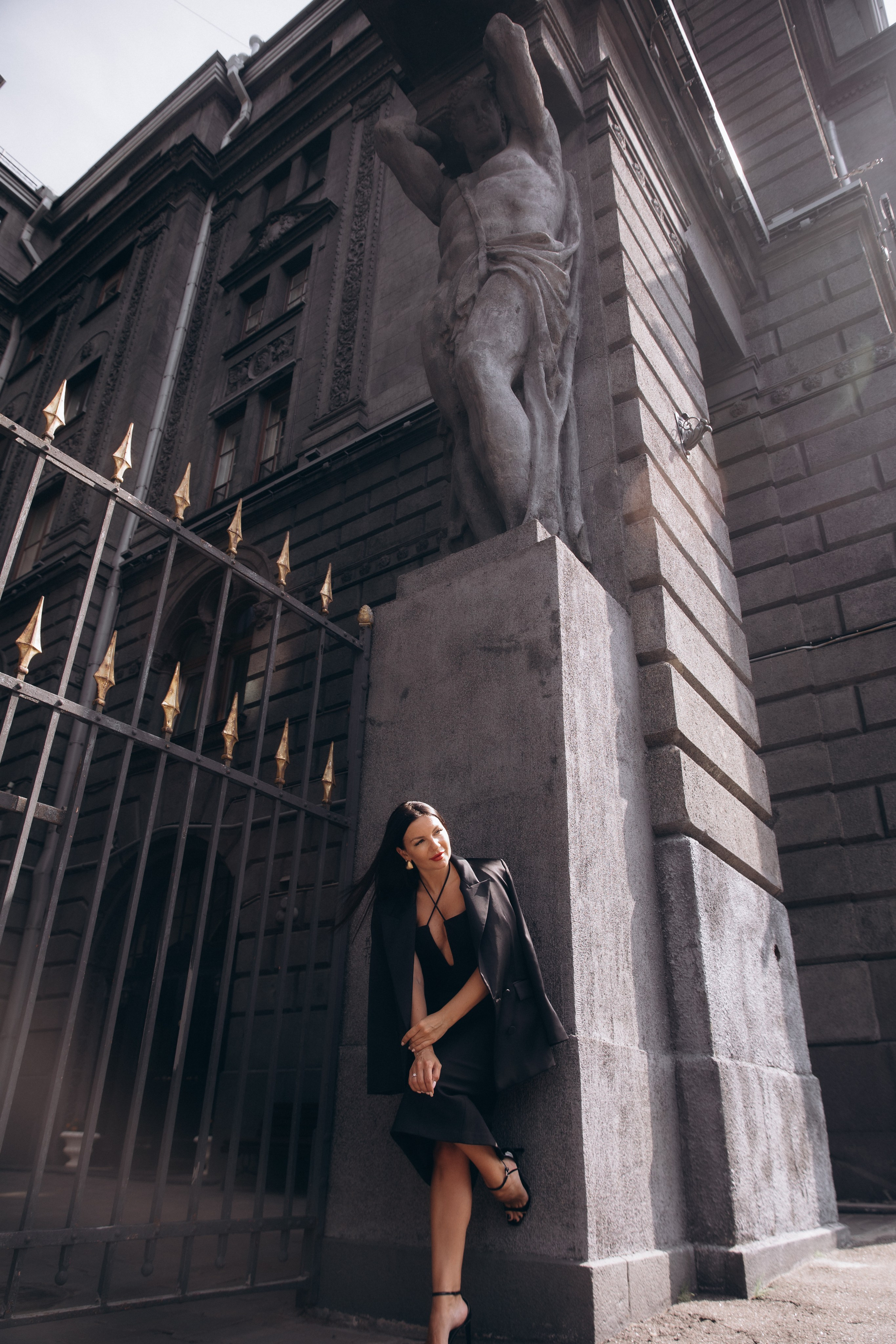 Ольга, прогулка по Фонтанке и фотосессия в парадной Ромашка. Фотограф в Санкт-Петербурге Разиля Идиятуллина