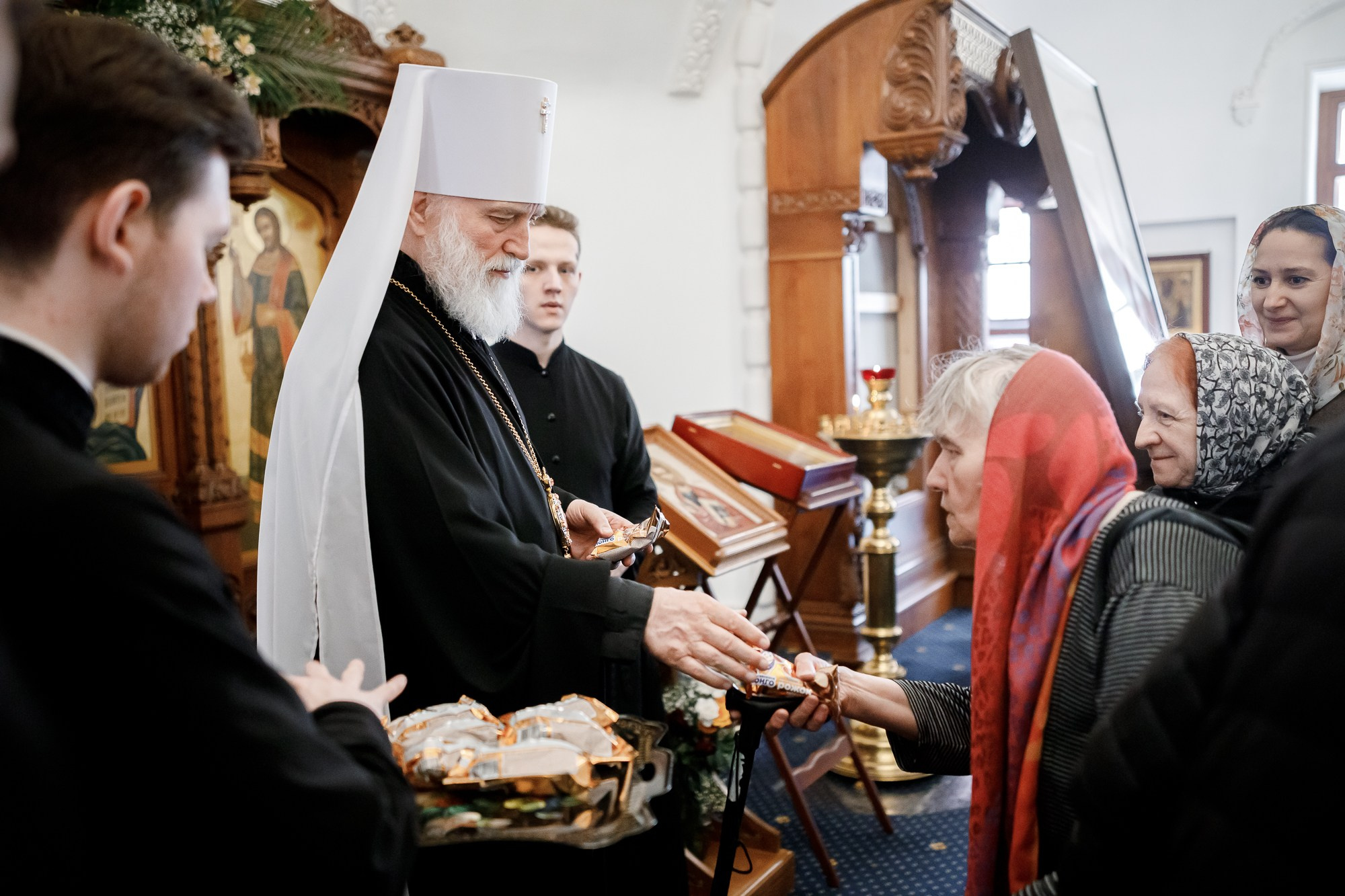 Служение митрополита Павла в среду Светлой седмицы. Храм апостола Иоанна Богослова под Вязом. Фотограф на венчание, крещение