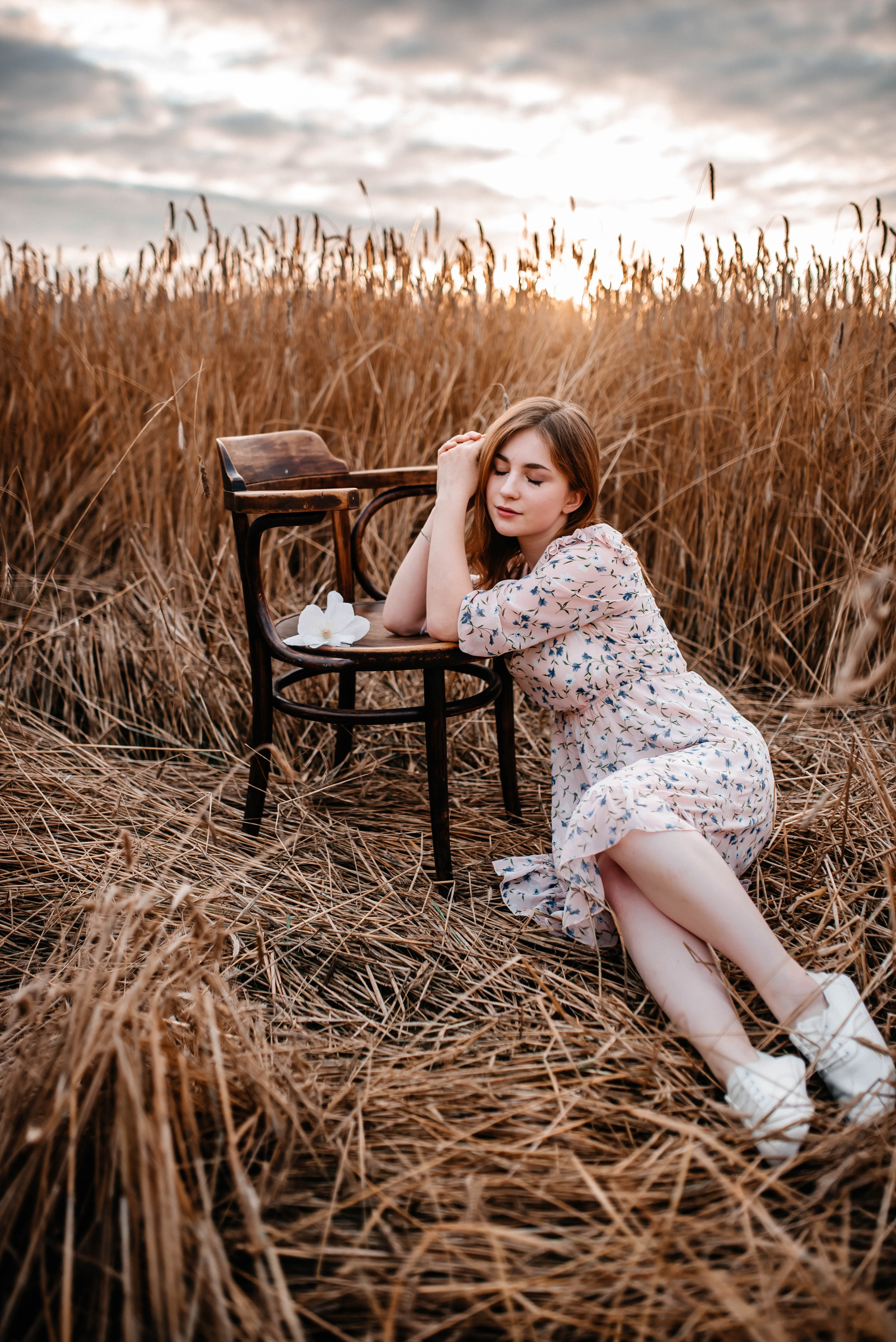 Маша, лето, закат. Главная