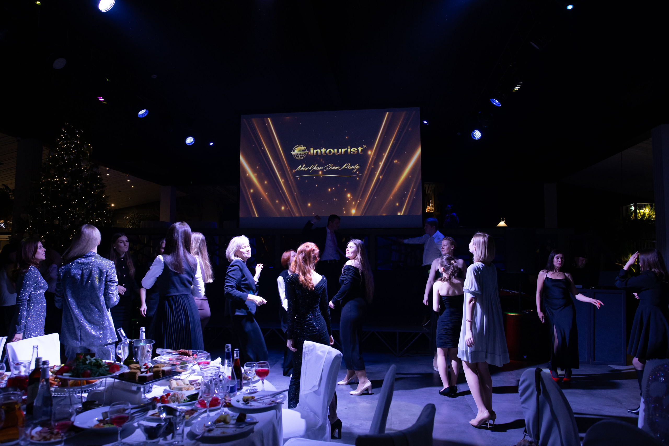 Корпоратив ресторан Времена года Москва. Семейный и детский фотограф Анна Петракова