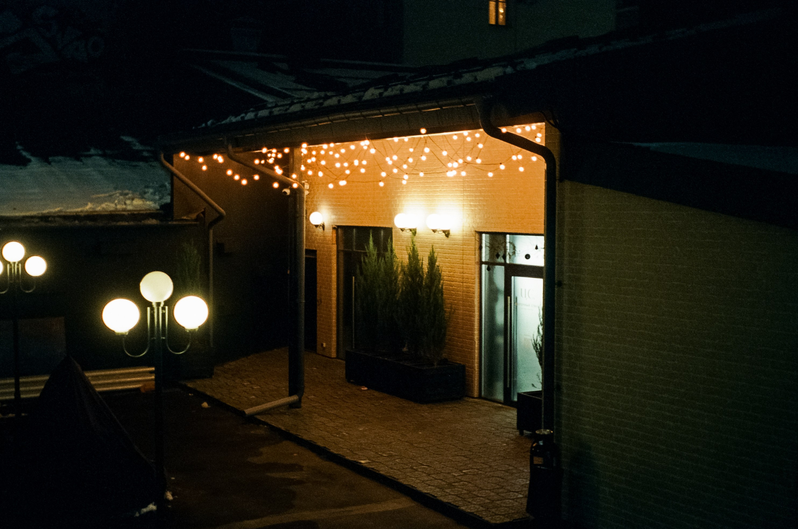 Zeiss Ikon Contessa — Zeiss-Opton Tessar T 45 mm f/2.8 / Wonder 500T (Kodak Vision 3 500T) @ISO 800