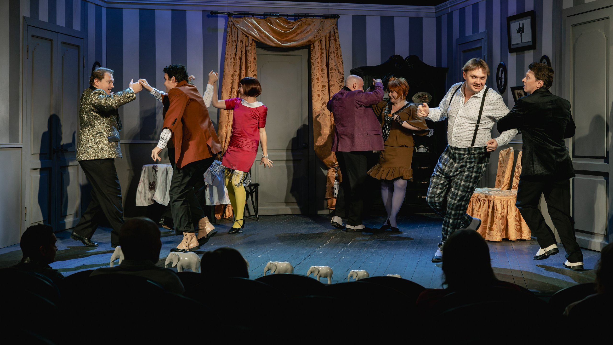 Театр Юного Зрителя «Две свадьбы». Фотограф Марк Файзулин