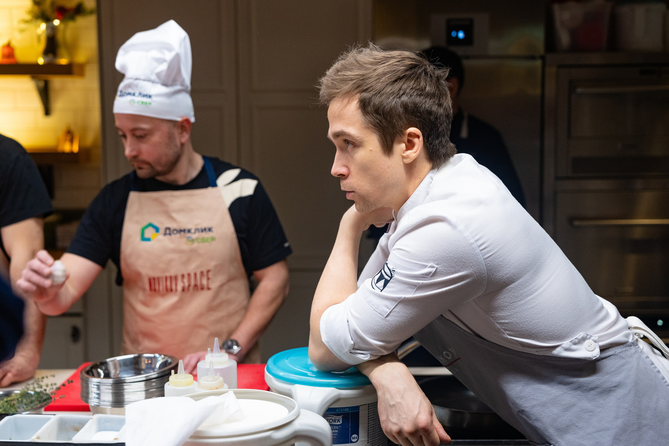 NOVIKOV SCHOOL — Умами зал. Фотограф Никита Комаров