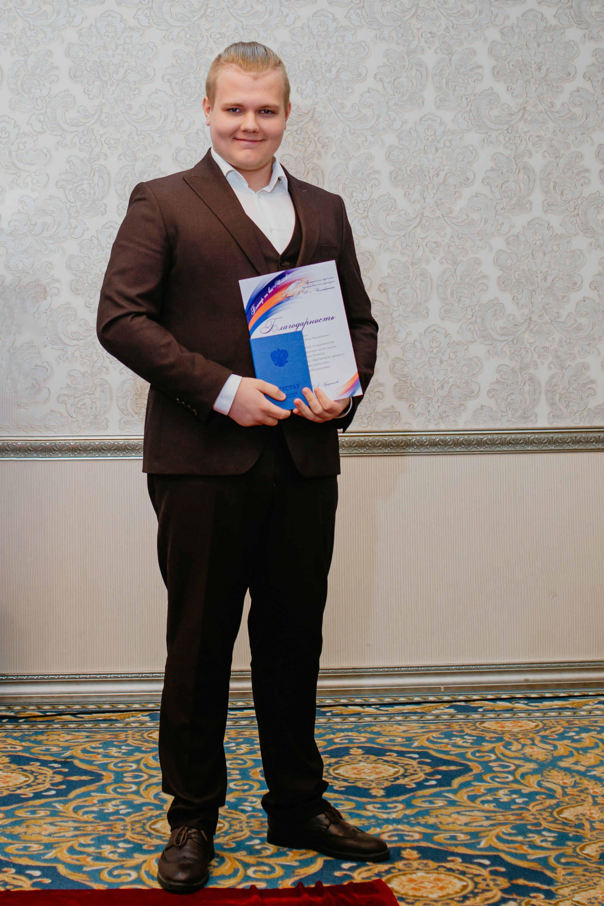 Выпускной. 11 лицей. Фотограф в Челябинске Ополихина Анна