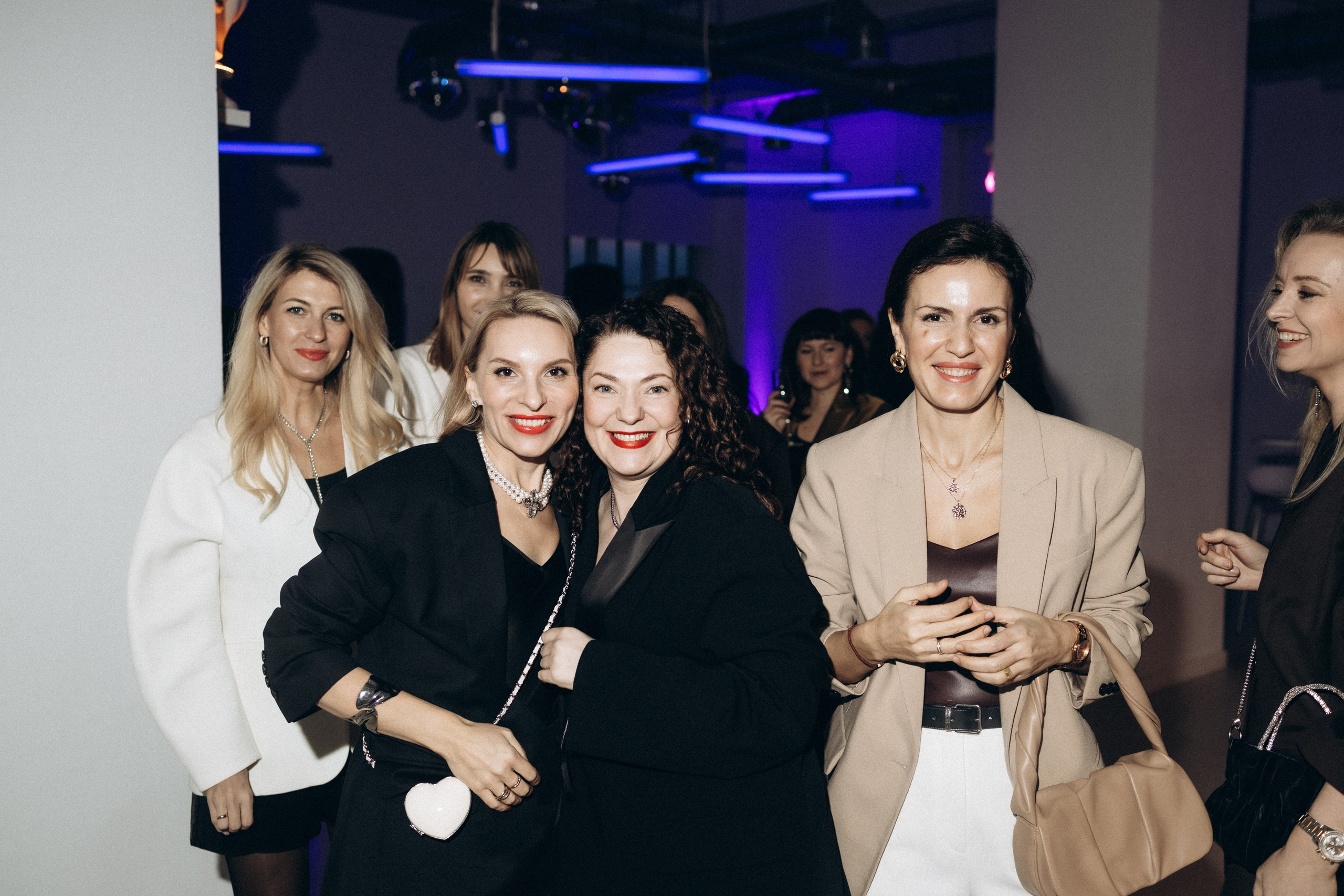 Встреча девочек из чатика. Фотограф Артем Бросов в Санкт-Петербурге и Дубае