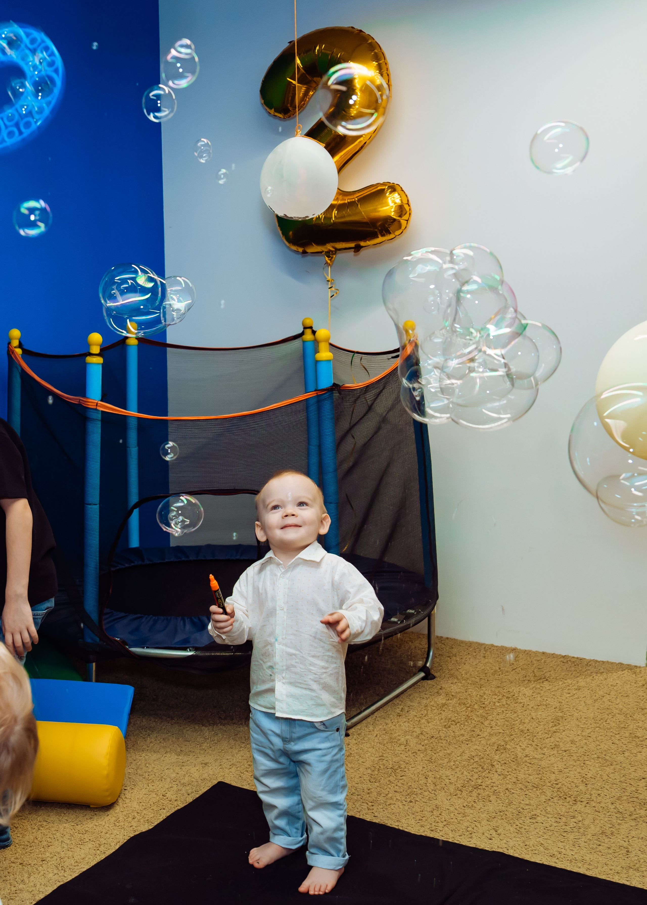 Карамелька в гостях у Романа. Крамер Юлиана детский и семейный фотограф