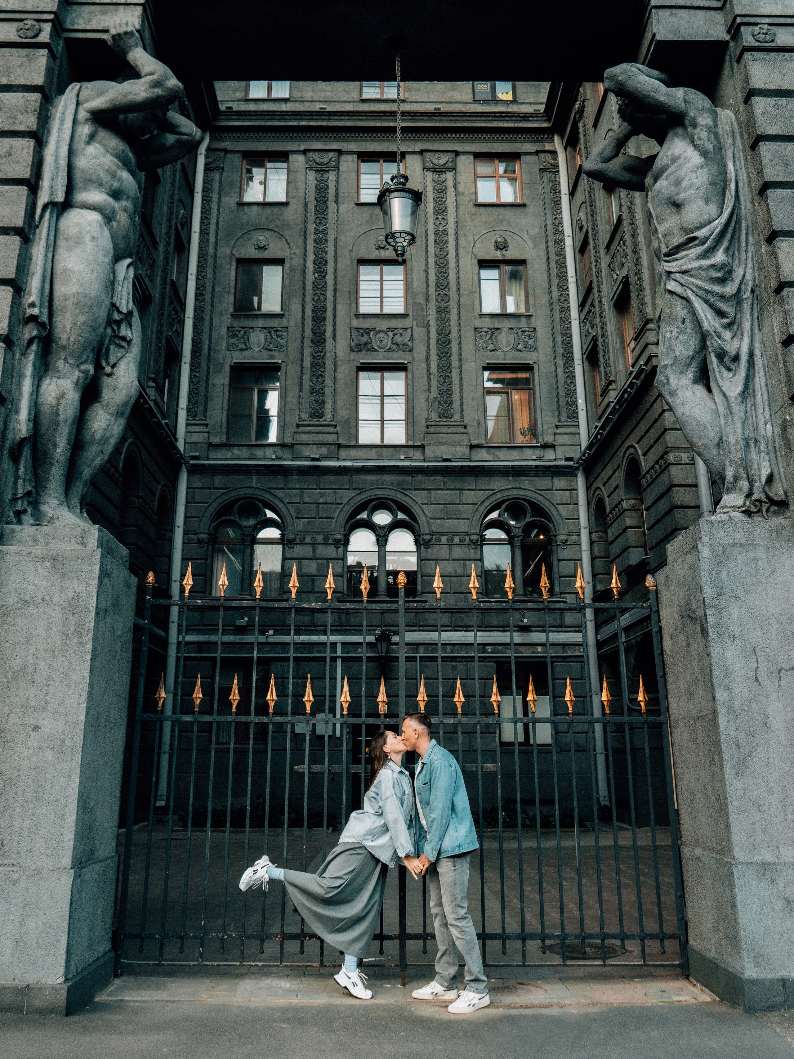 Фотосессия для пары на улицах Санкт-Петербурга (Love Story). Светлана Гопанюк. Портретный фотограф. Санкт-Петербург. СПб