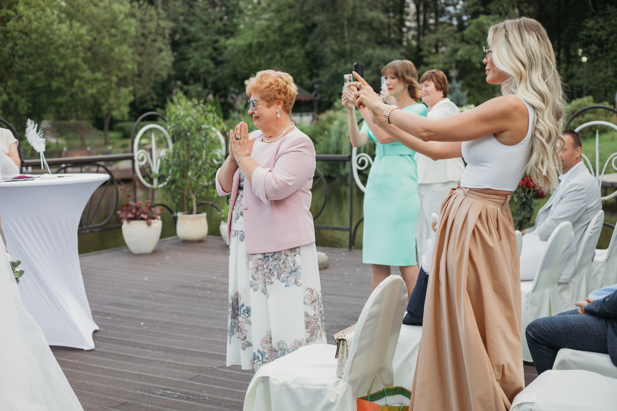 Летняя свадьба за городом. Свадебный фотограф в Москве Аля Загирова
