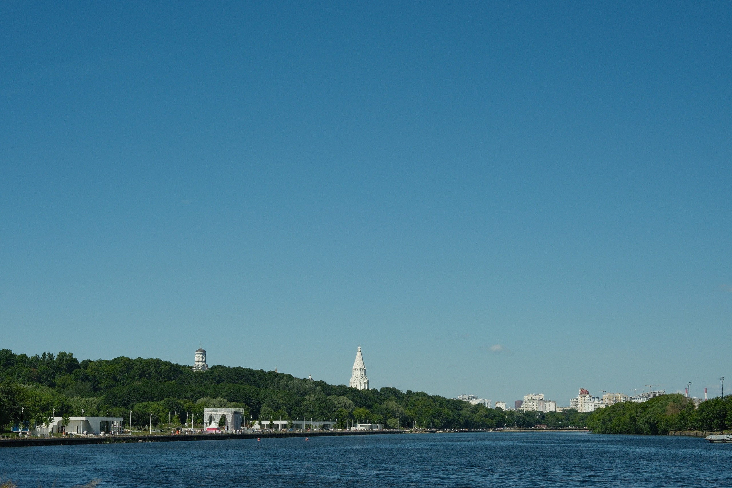 Улица, люди, жизнь…