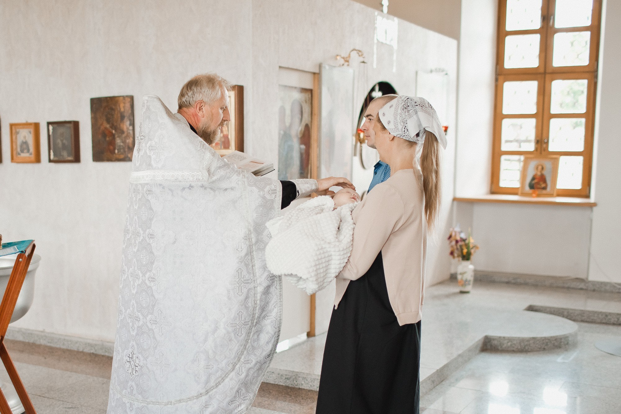 КРЕЩЕНИЕ ДЕНИСА. Семейный фотограф новорождённых в Серпухове Юлия Новикова +79637785957