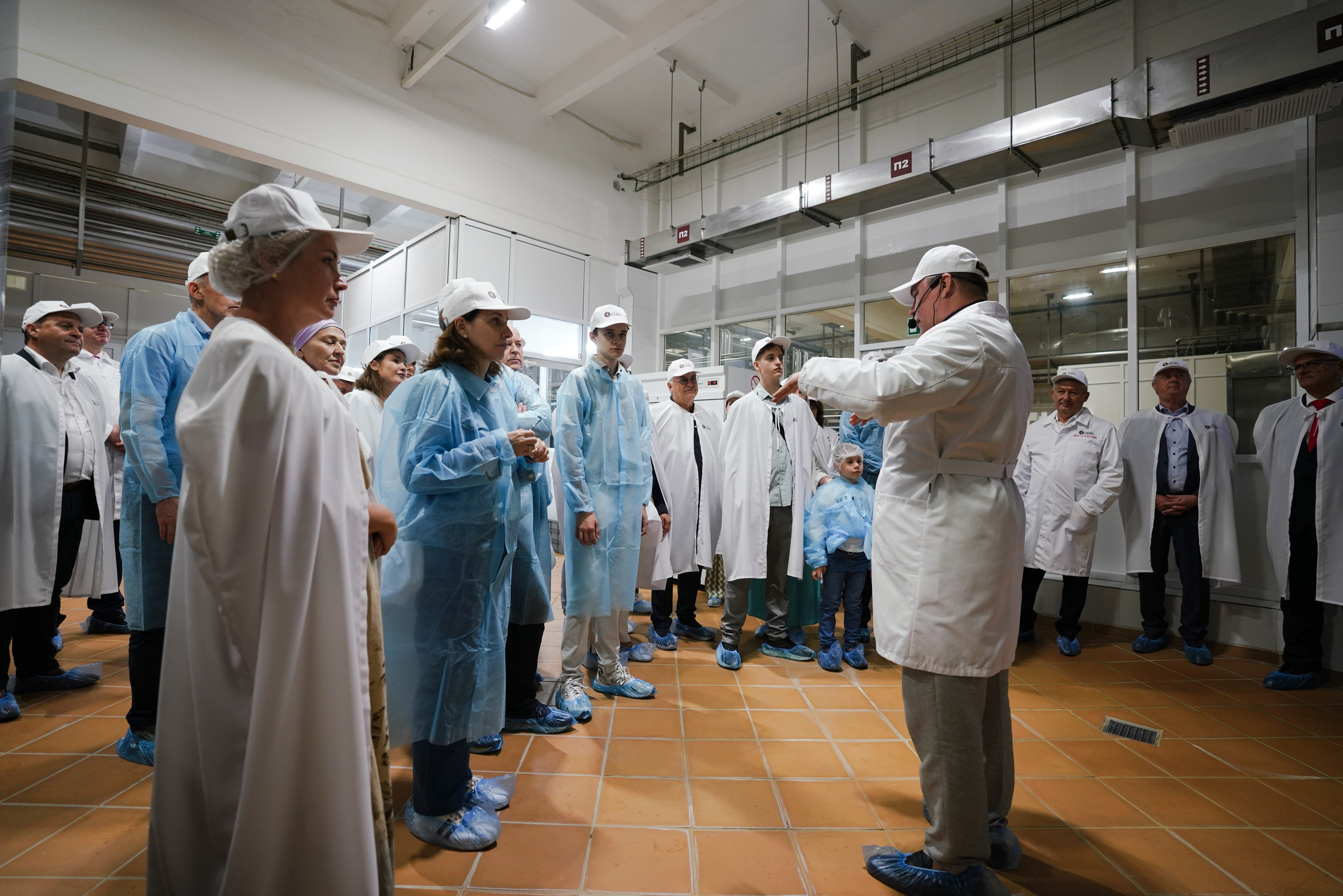 Съемка делегации на заводе Азбука сыра. Фотограф Казань