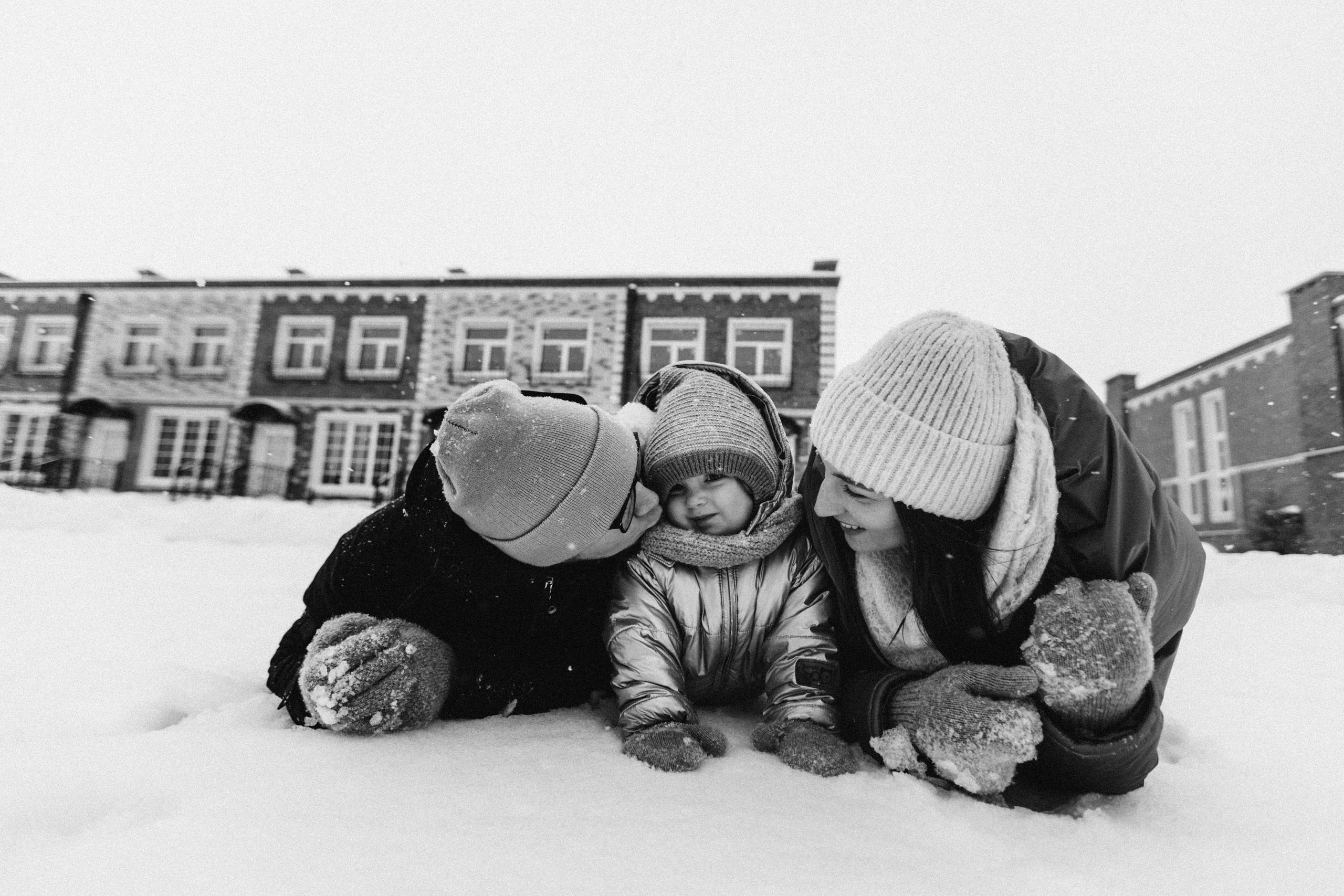 Где-то снежные дремлют метели, В ожидании праздничных чудес. Душевный фотограф Ваших самых ярких событий Марина Погребняк