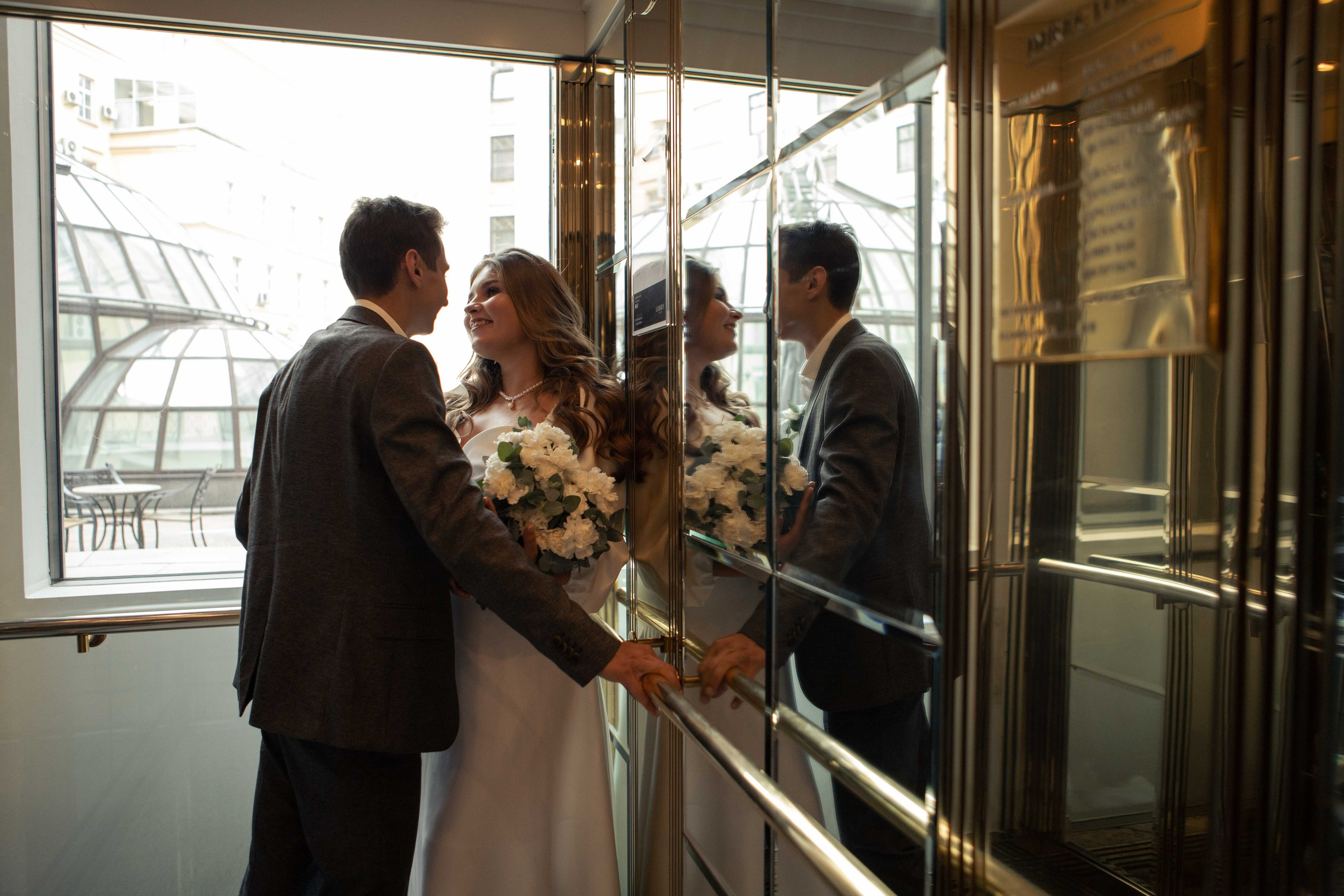 Свадебная фотосессия в Москве в отеле. Фотограф Валерия Горбунова Подольск Бутово Видное Щербинка