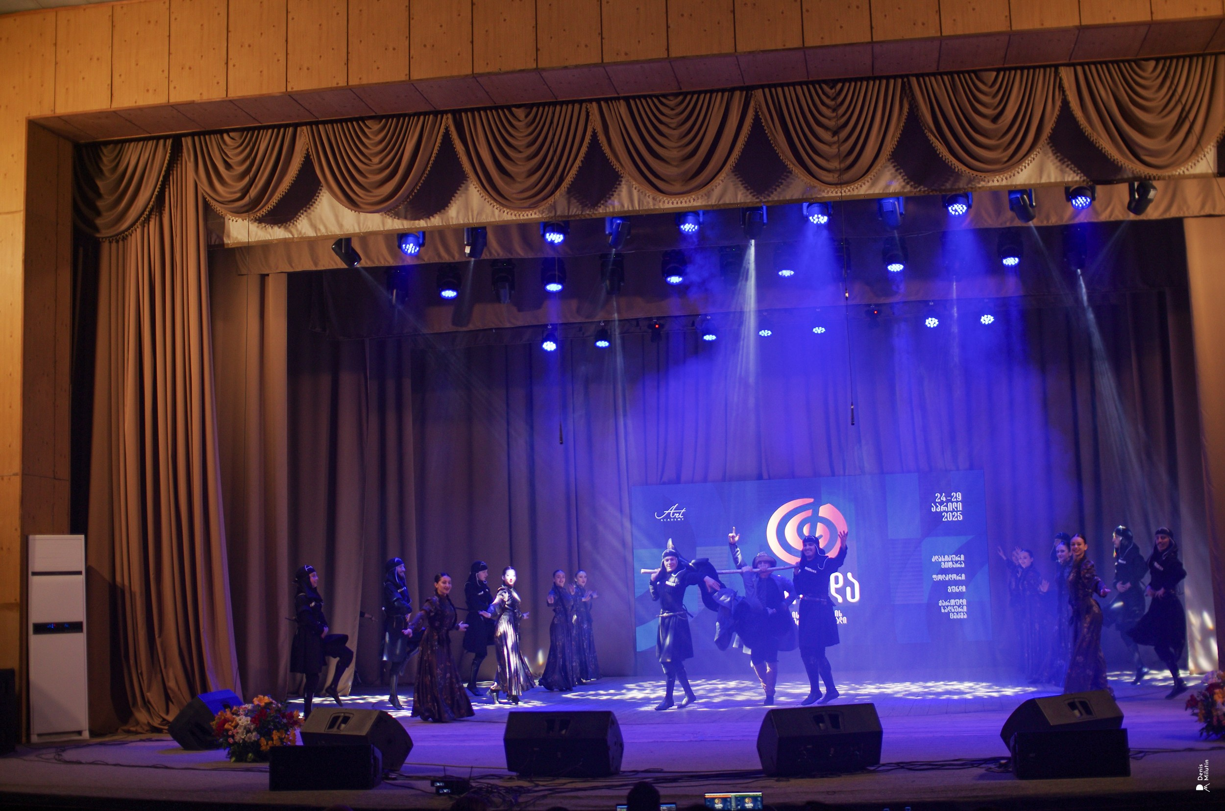 Танцы в Хоби. Портретный фотограф Денис Милютин