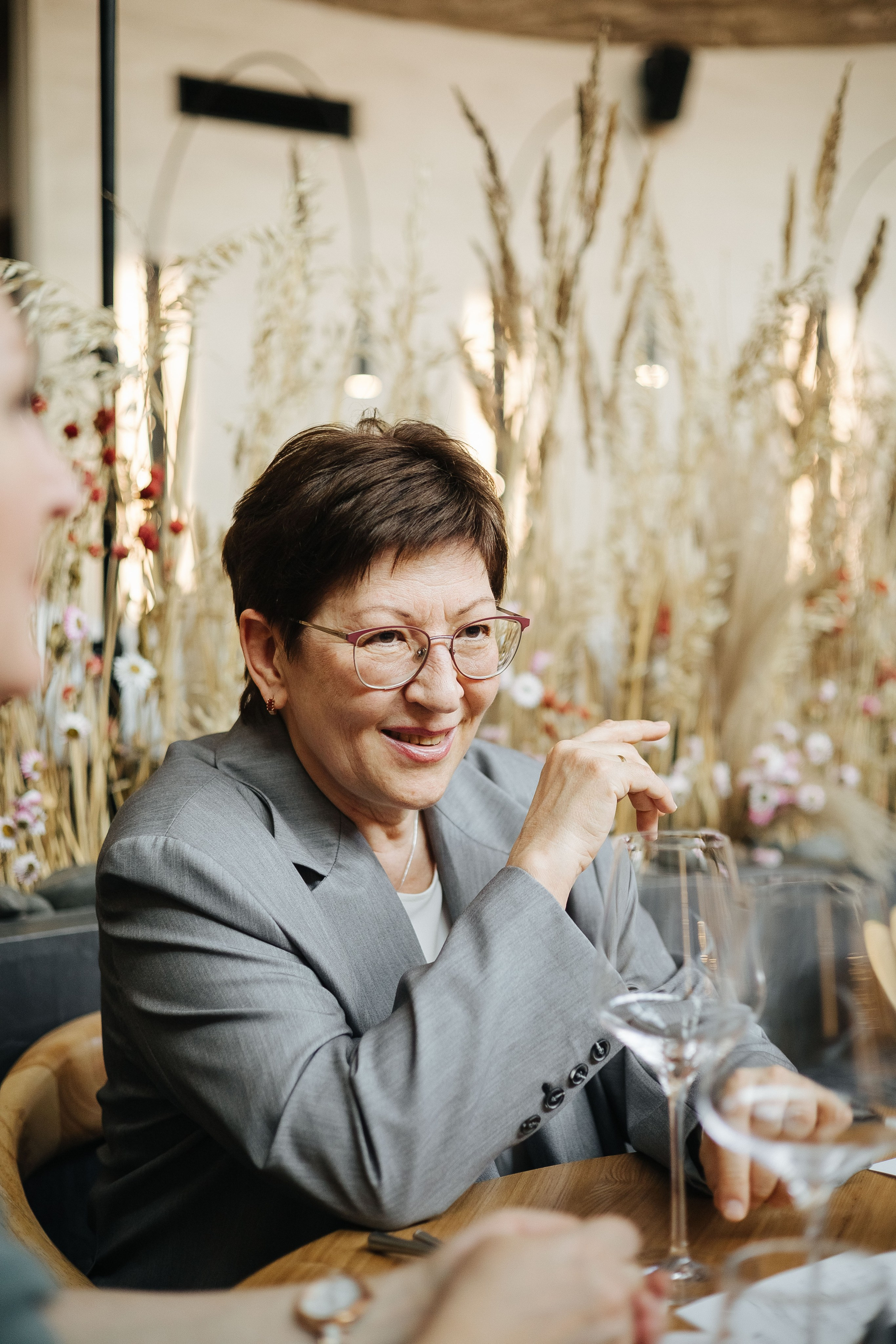 Презентация открытия магазина женской одежды GLVR в ресторане Fresco. Фотограф в Красноярске Надежда Воскресенская