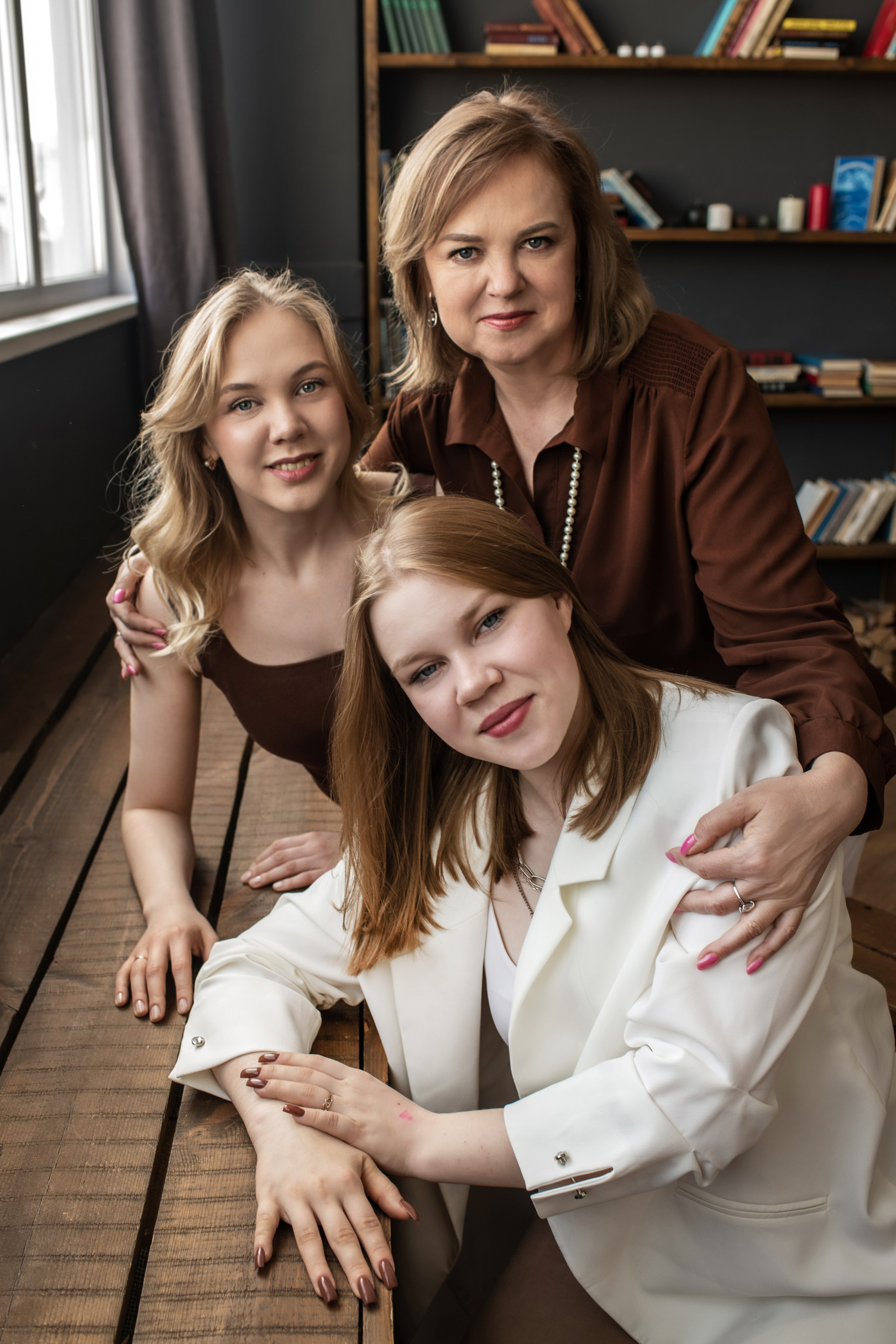 Александр, Елена, Александр, Евгения, Анастасия и Один. Женский, семейный и контент-фотограф в Оренбурге Анна Соловых