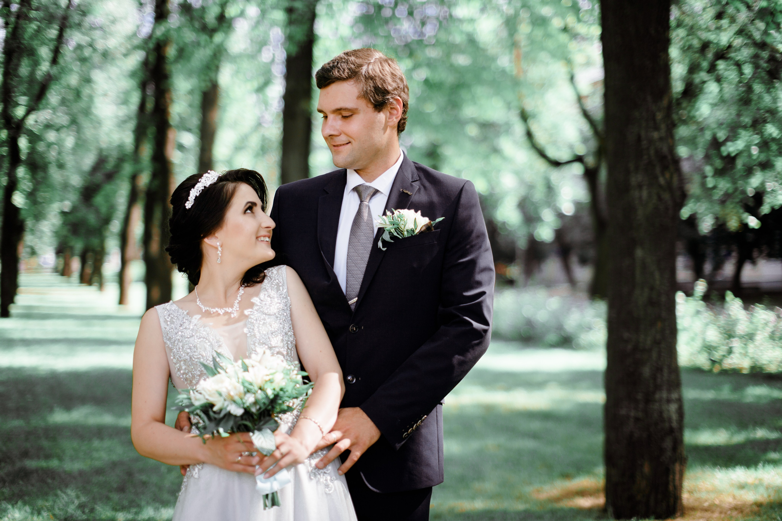 Свадебная фотосессия на улицах Нижнего Новгорода. Фотограф на крещение и венчание в Нижнем Новгороде.Свадебный Фотограф