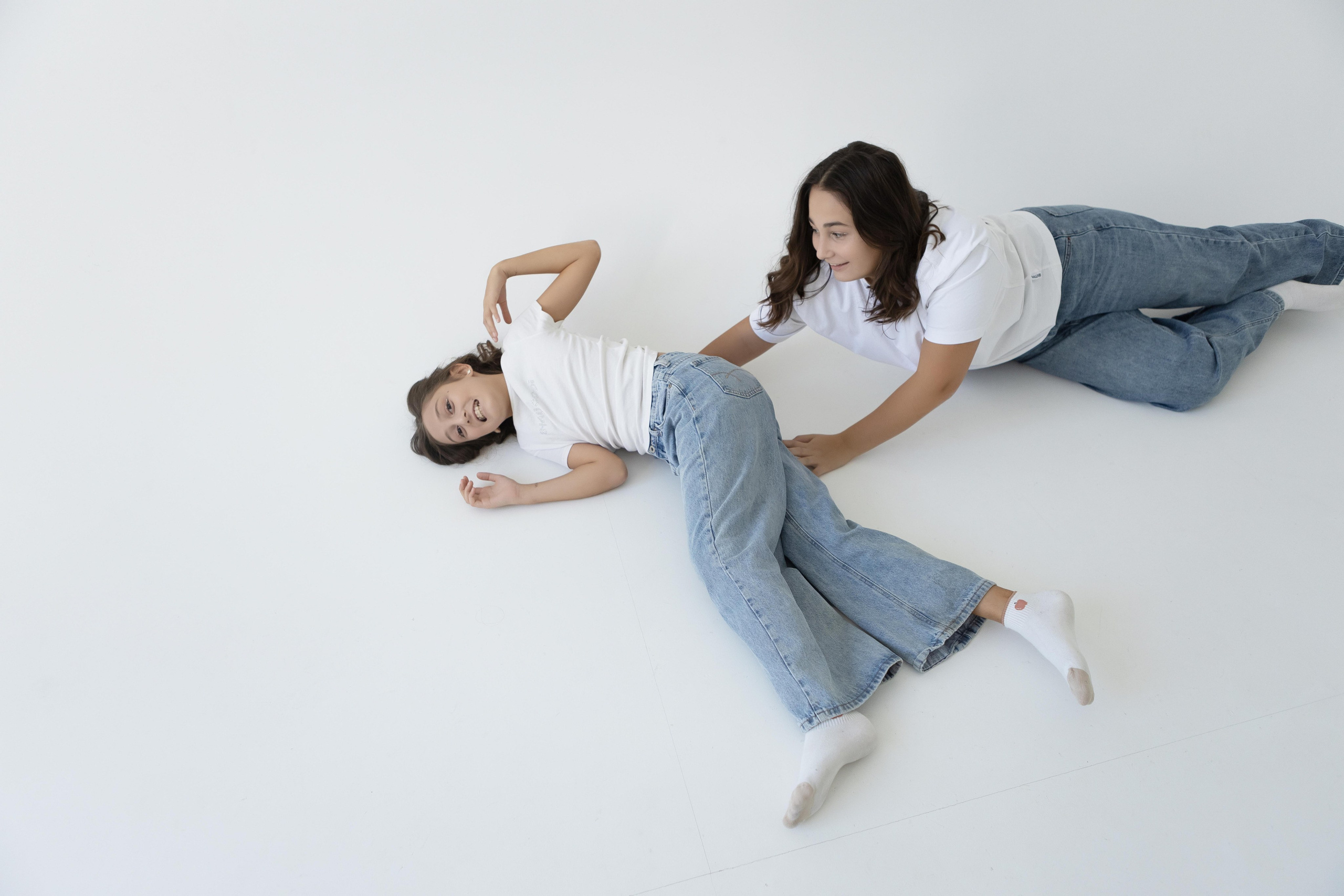 Сестры в студии. Семен Соколов