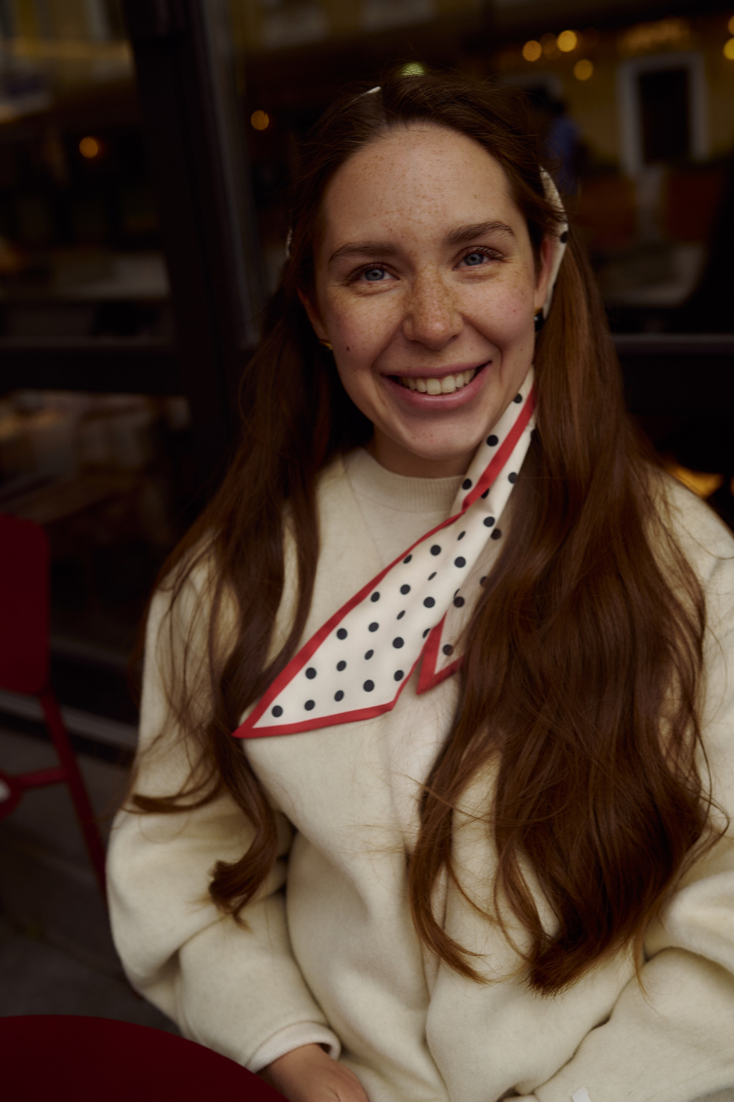 Оля на прогулке по городу. Семейный и свадебный lifestyle-фотограф в Москве Мария Петрова