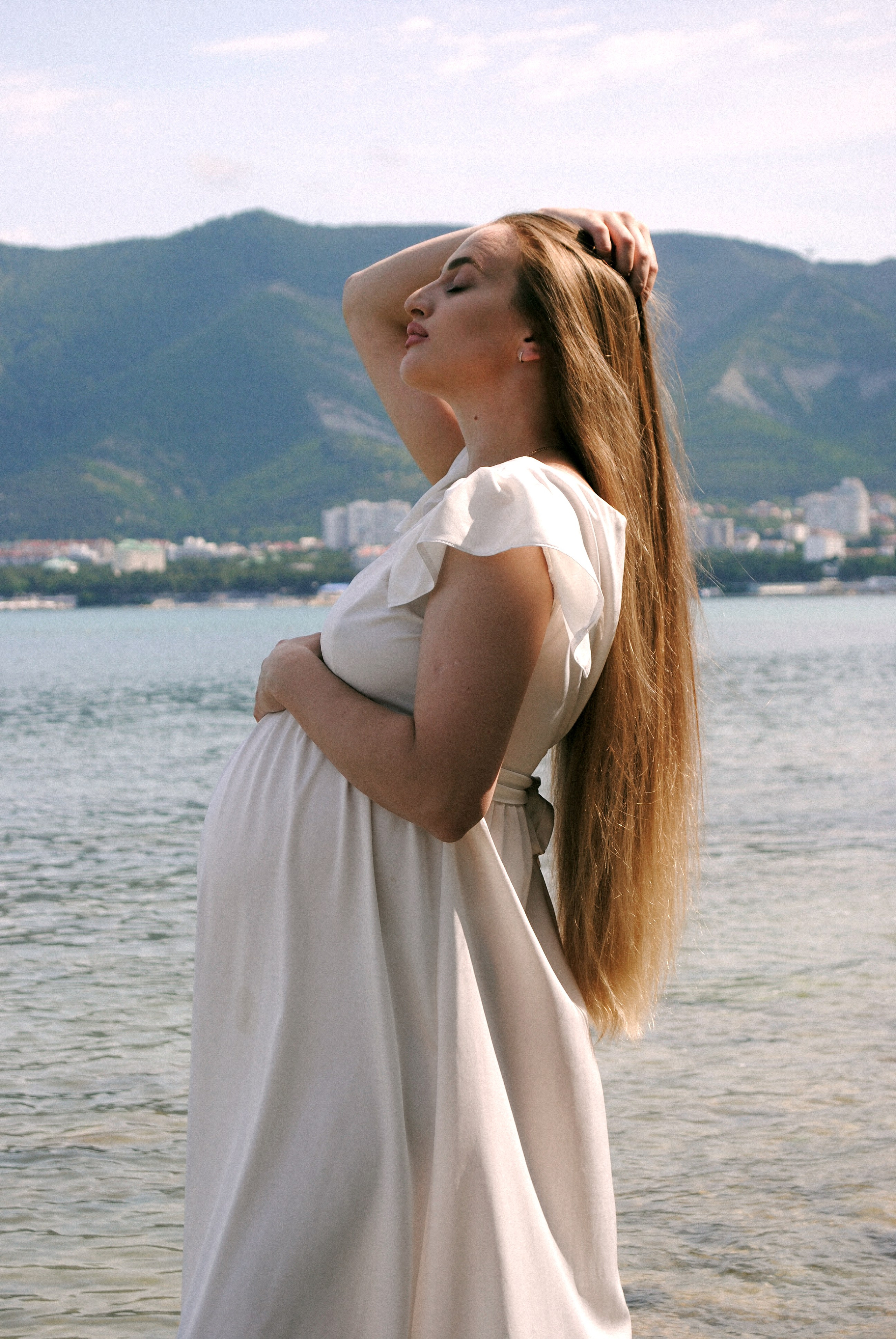 Беременность на берегу моря. Фотограф Мария Мусаелян