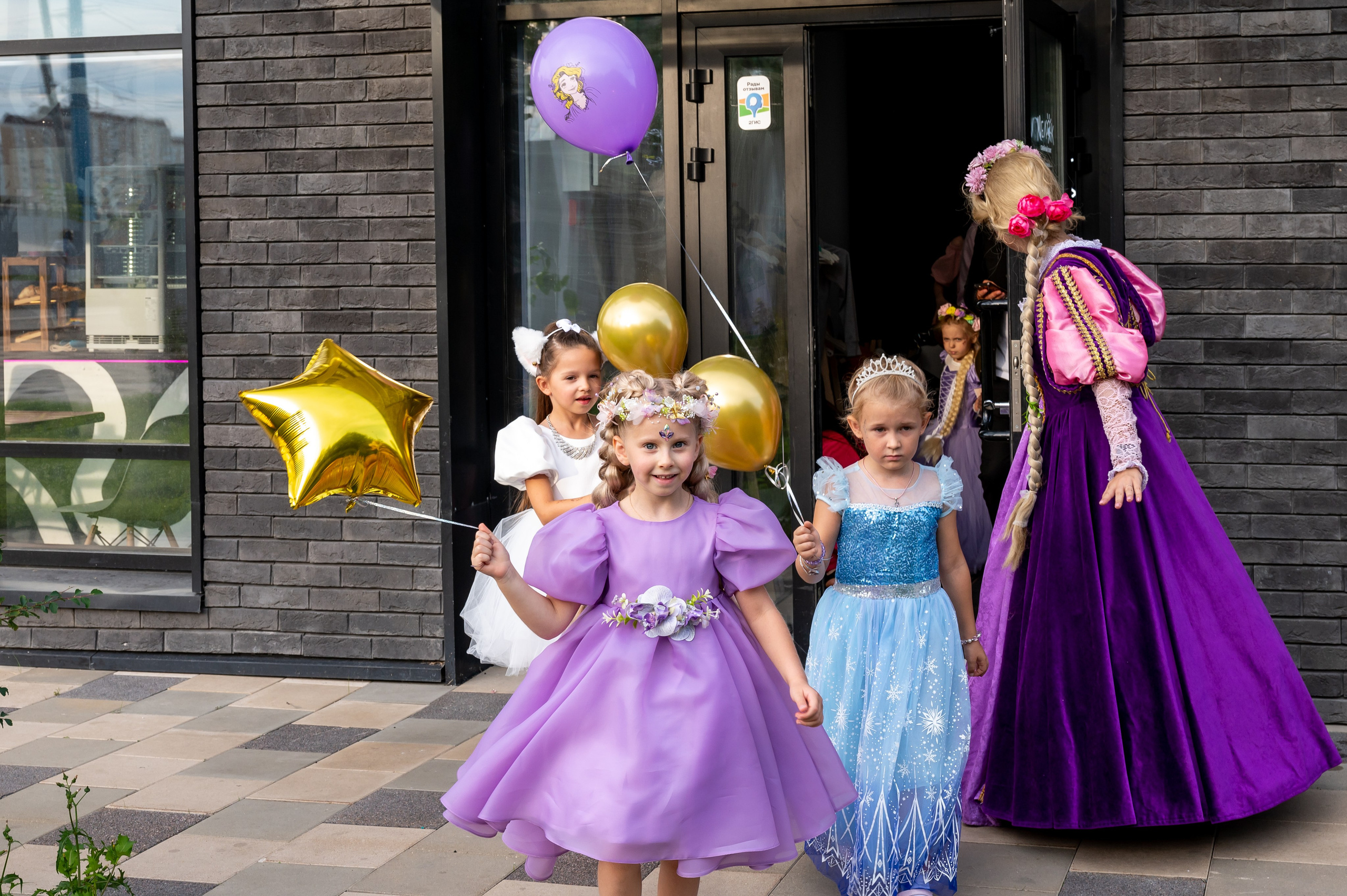 ДР в лофте с фокусником