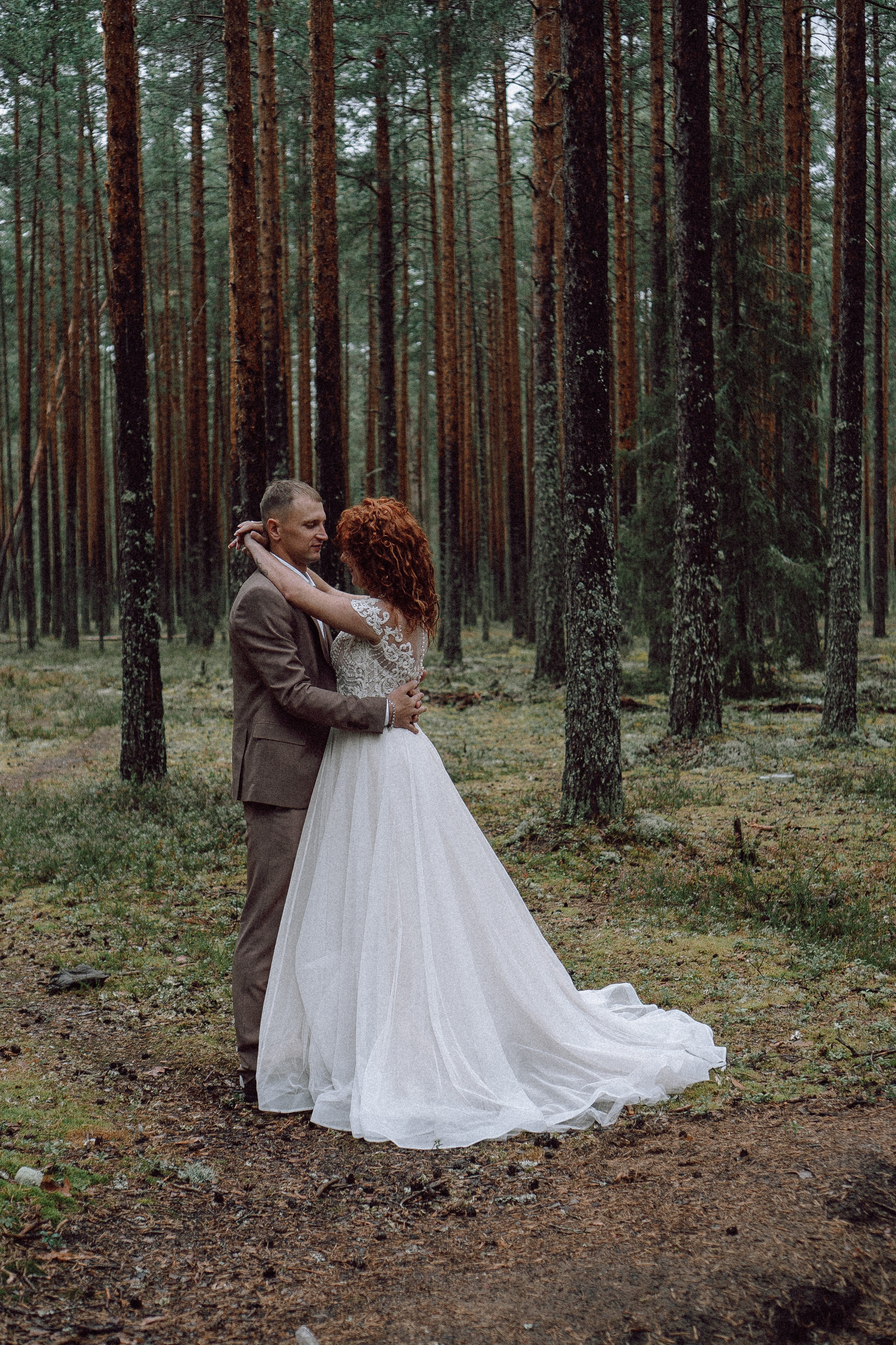 СВАДЕБНАЯ ФОТОСЕССИИЯ ПАРЫ В ГОРОДЕ ПРИОЗЕРСК В СОСНОВОМ ЛЕСУ И С ПИКАПОМ. Профессиональный фотограф, Санкт-Петербург — Виктория Богомолова