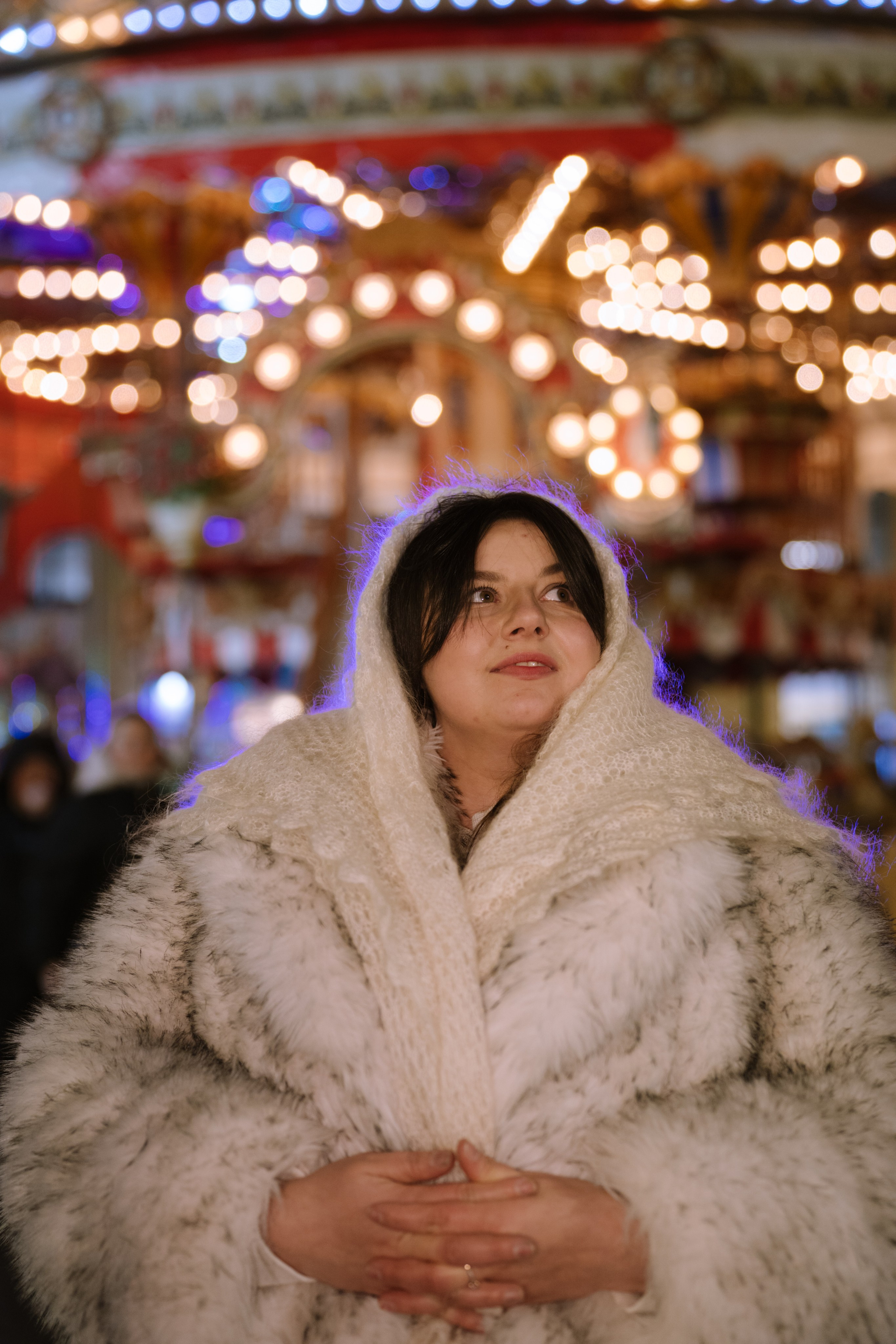 ПРОГУЛКА НА МАНЕЖНОЙ ПЛОЩАДИ ДЛЯ ДЕВУШКИ ПЕРЕД НОВЫМ ГОДОМ (НОВОГОДНЯЯ ФОТОСЕССИИЯ НА МАНЕЖНОЙ ПЛОЩАДИ). Профессиональный фотограф, Санкт-Петербург — Виктория Богомолова