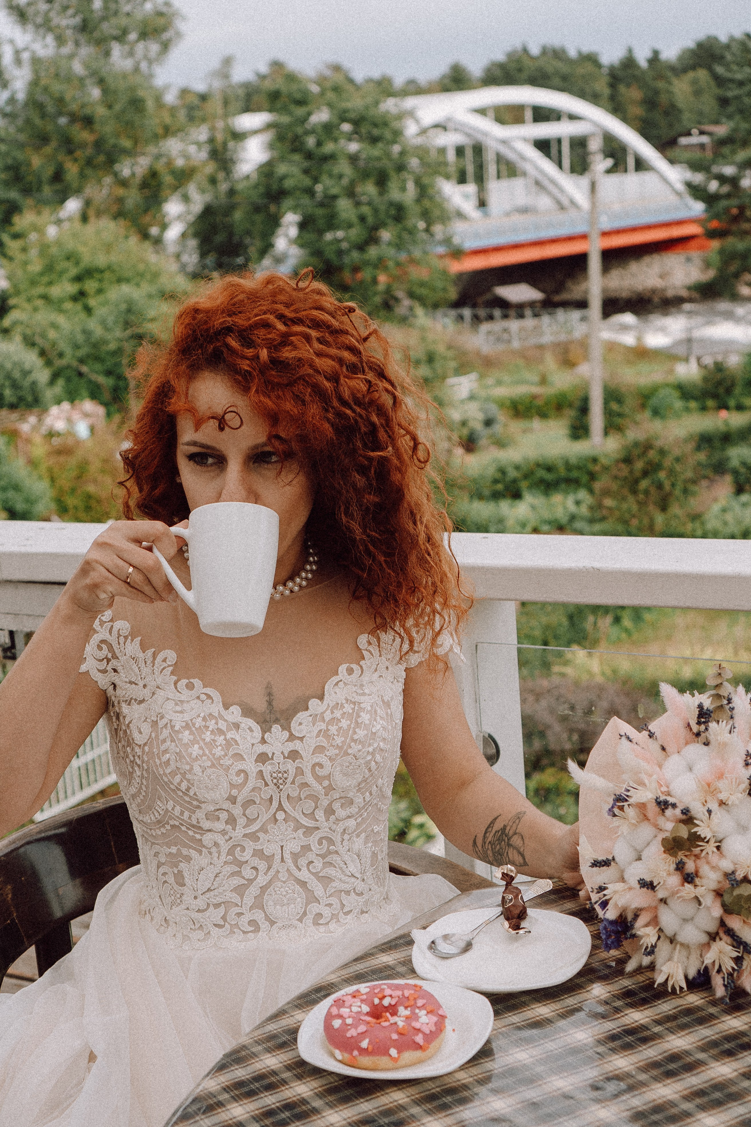 СВАДЕБНАЯ ФОТОСЕССИИЯ ПАРЫ В ГОРОДЕ ПРИОЗЕРСК В СОСНОВОМ ЛЕСУ И С ПИКАПОМ. Профессиональный фотограф, Санкт-Петербург — Виктория Богомолова