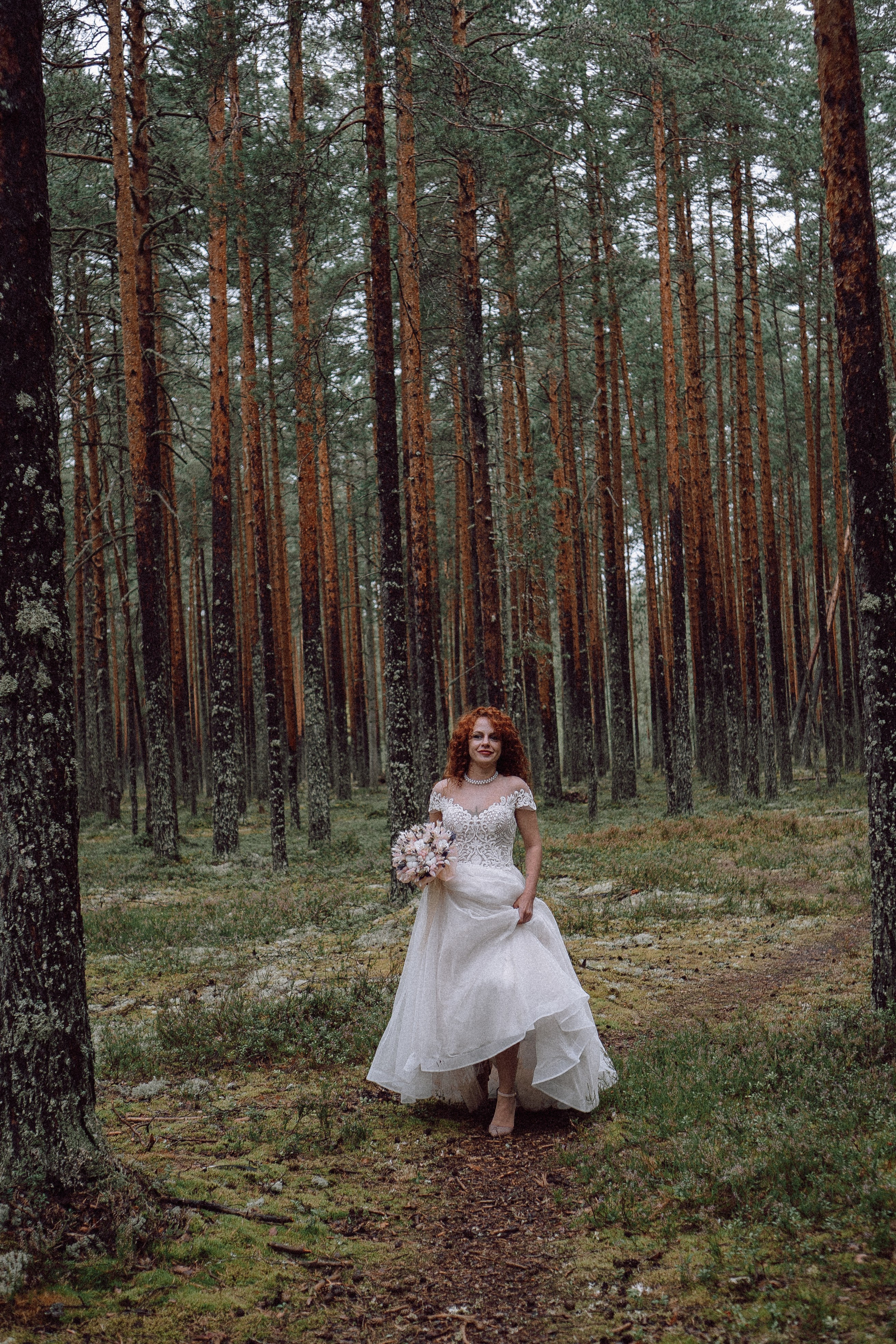 СВАДЕБНАЯ ФОТОСЕССИИЯ ПАРЫ В ГОРОДЕ ПРИОЗЕРСК В СОСНОВОМ ЛЕСУ И С ПИКАПОМ. Профессиональный фотограф, Санкт-Петербург — Виктория Богомолова