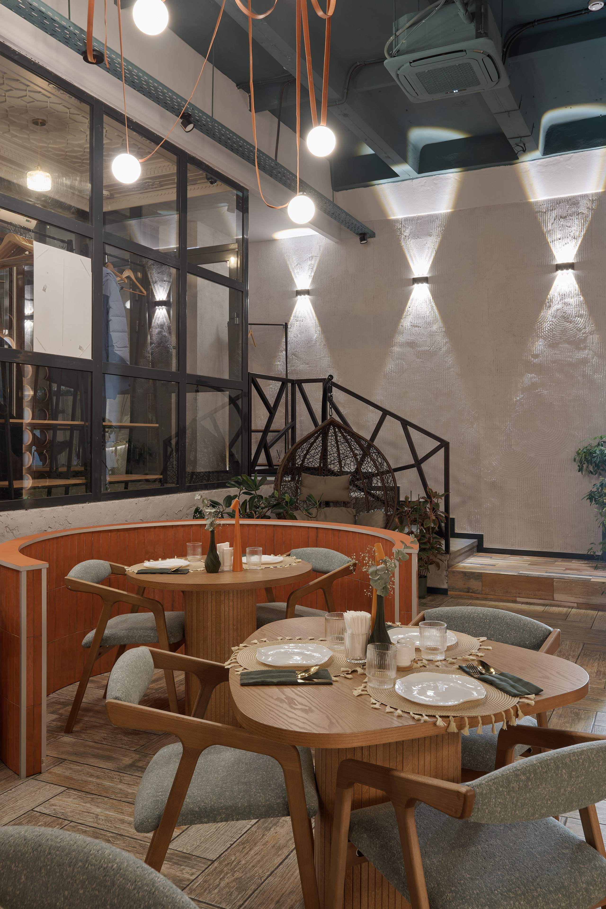 Интерьерная фотосъемка ресторана Ива и Олива Челябинск. Абросимов Лев интерьерный и архитектурный фотограф