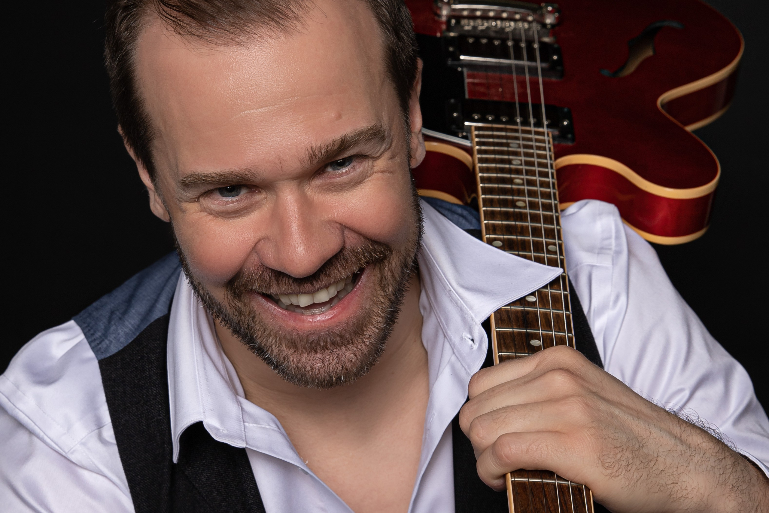 Бизнес-портрет. ФОТОГРАФ РАДОСТИ Фотосессия в студии СПб. Портретный фотограф — Юрий Торлопов