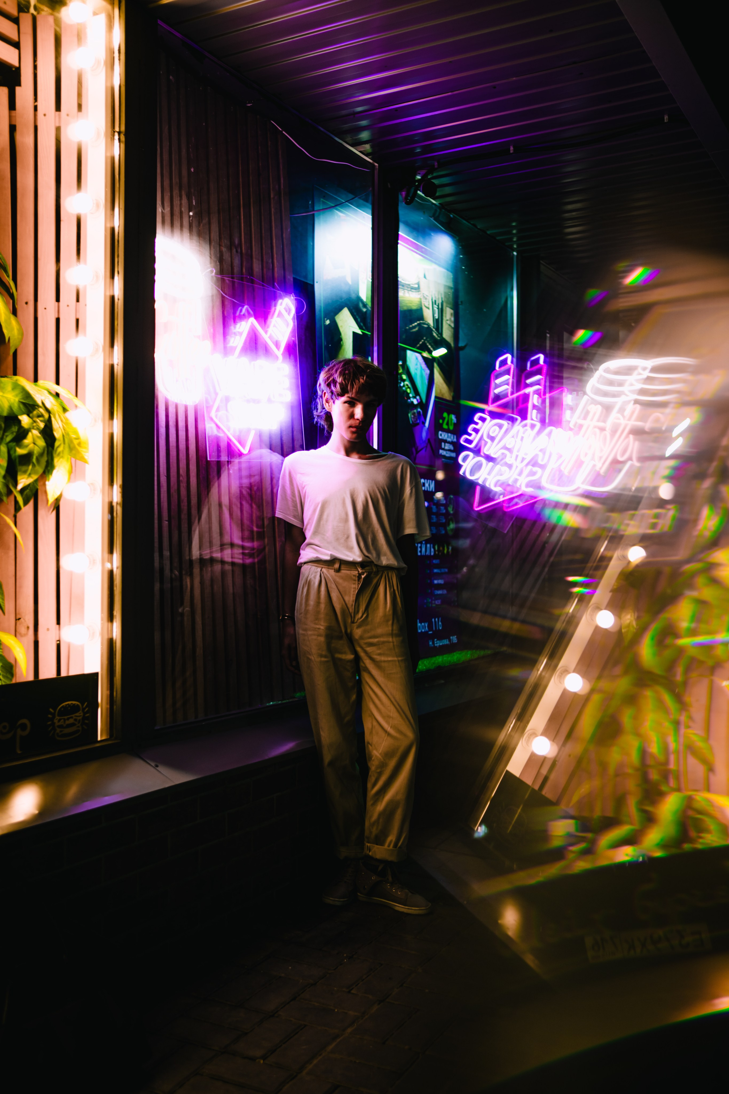 Глеб / EXTRA UNCONTROLLED BOKEH & Refraction of the Showcase. Felixtones