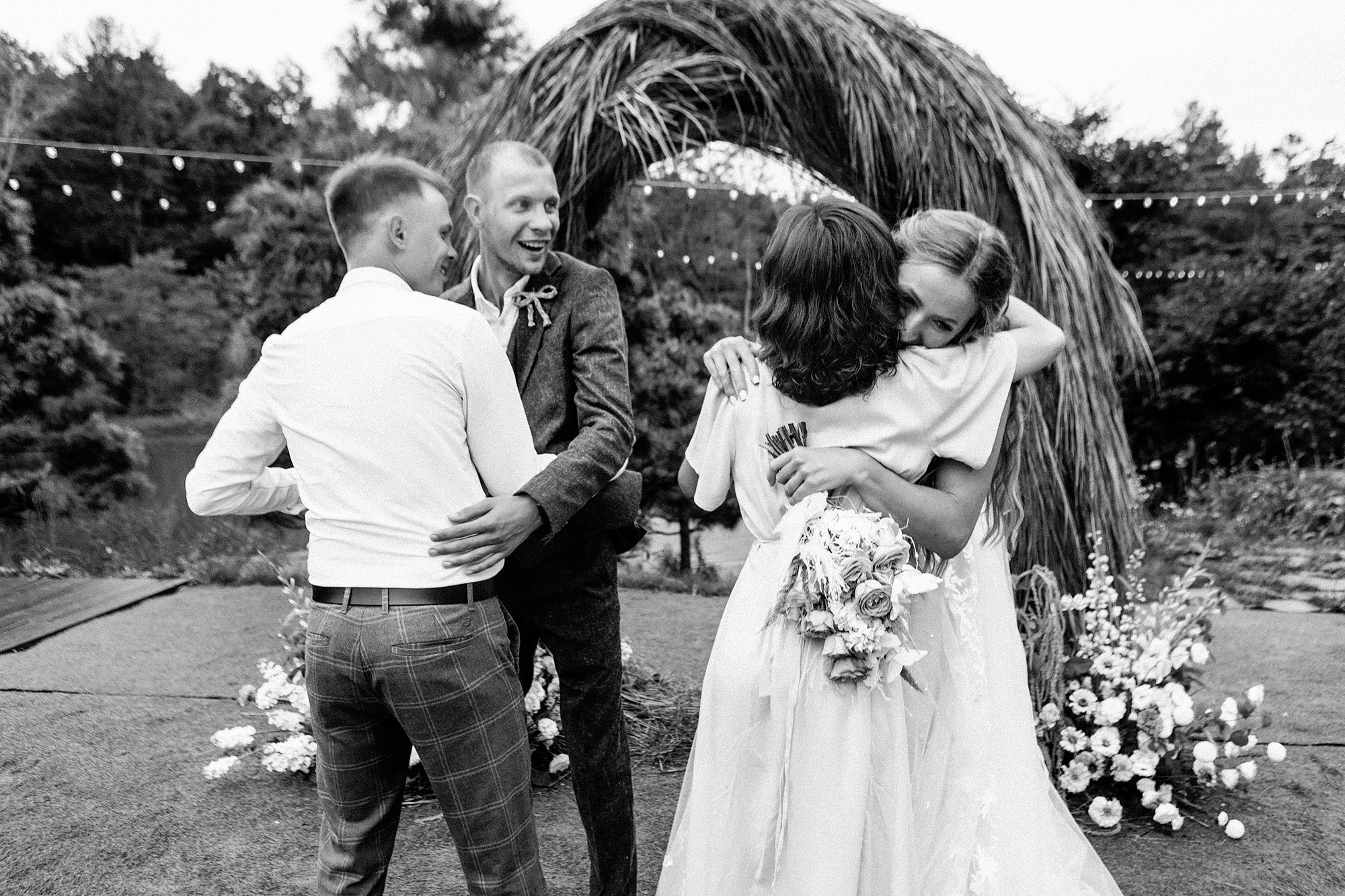 Костя и Даша 1.08.25. Свадебный фотограф Владивосток Алина Гевондова