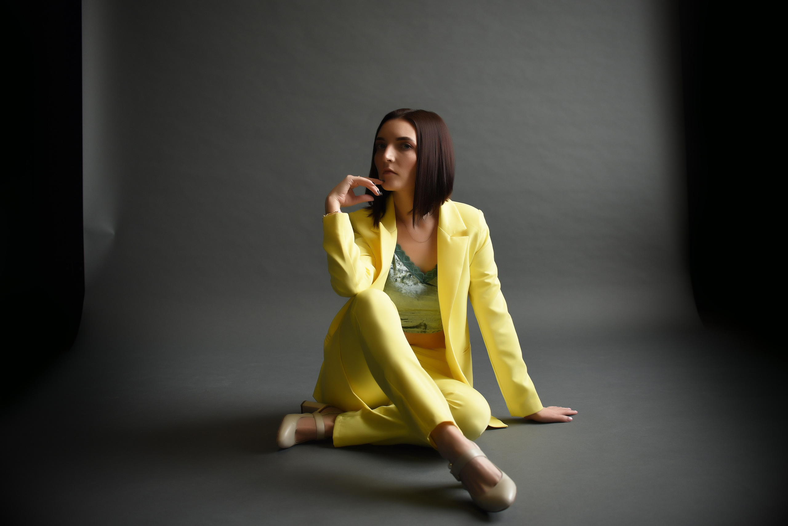 Индивидуальная студийная. Свадебный, семейный, детский, контент фотограф в Омске Максим Ильин