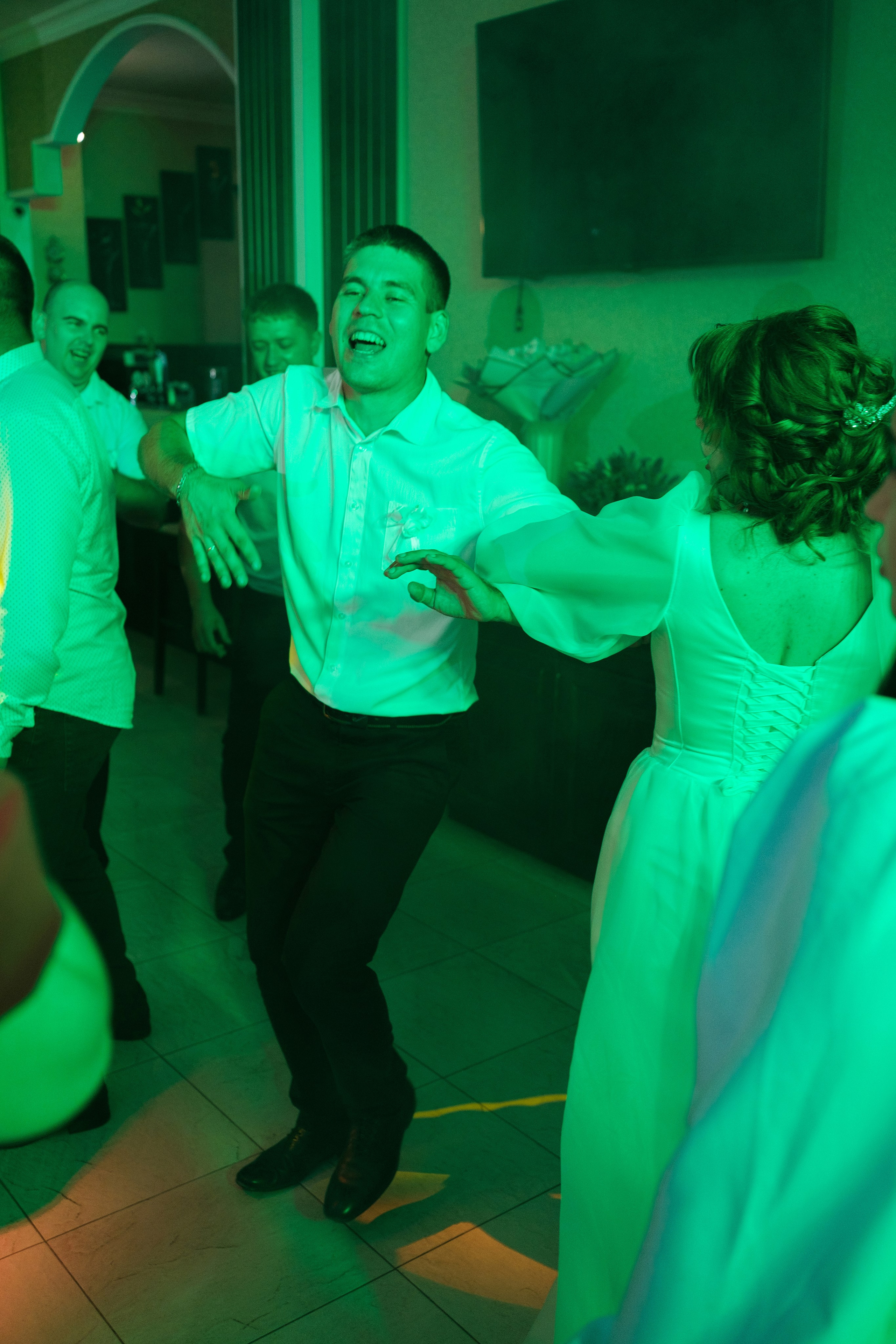 Виктор и Анна. Свадебный фотограф | репортаж | праздники | крещение