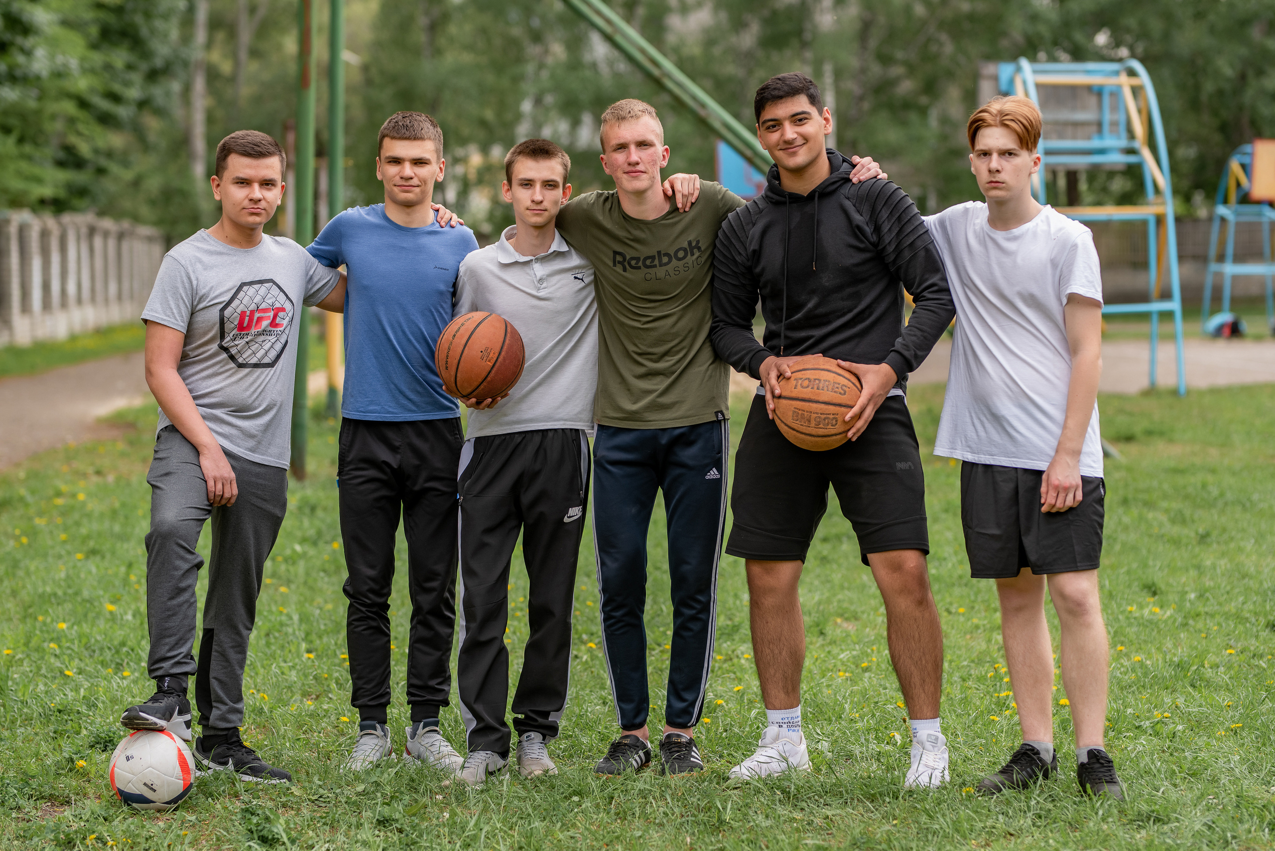 11кл на спортплощадке. Школьный и семейный фотограф в Ульяновске Елена Агафонова