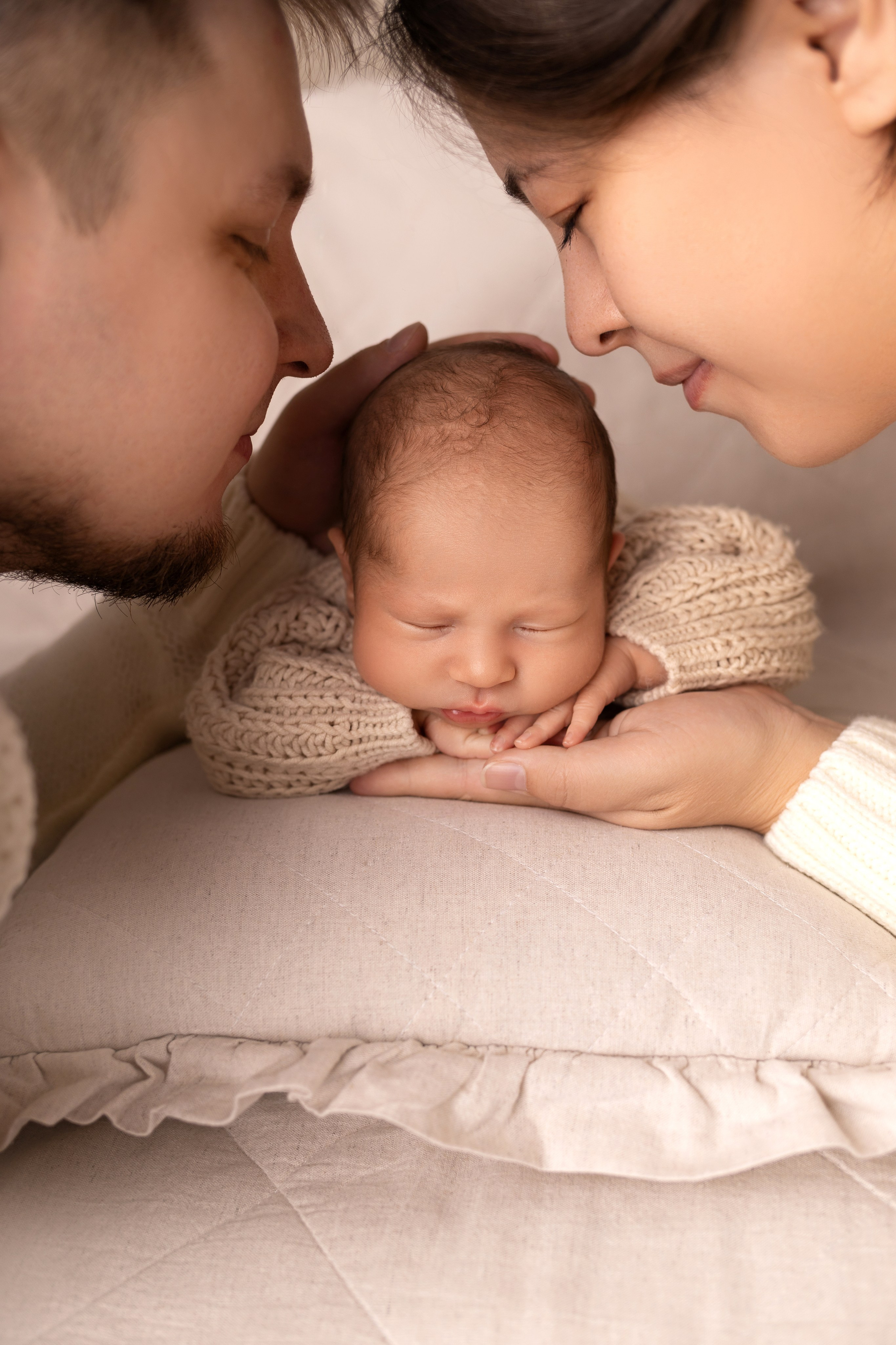Newborn съемка в стиле Лайф. Фотограф новорожденных малышей в Омске и Омской области Эльвира Камаева